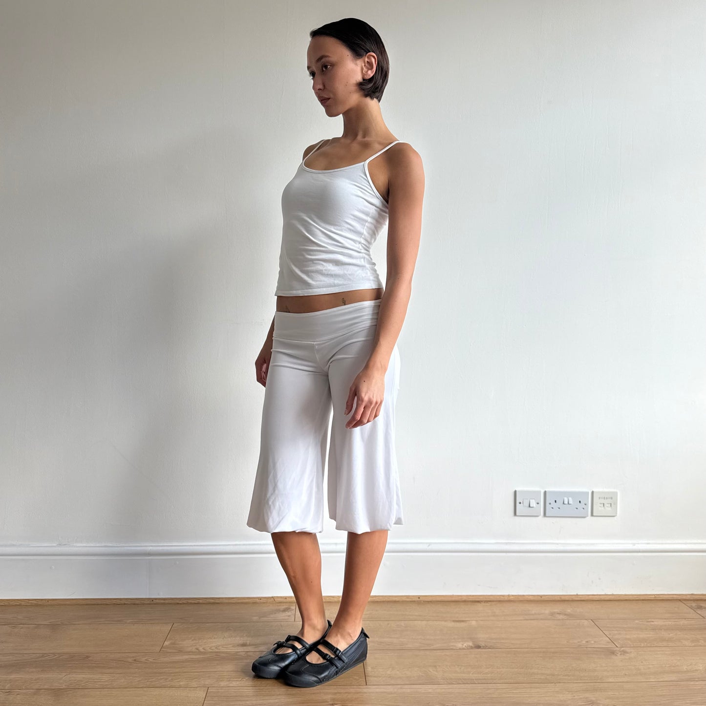 White harem bubble capris - Size M