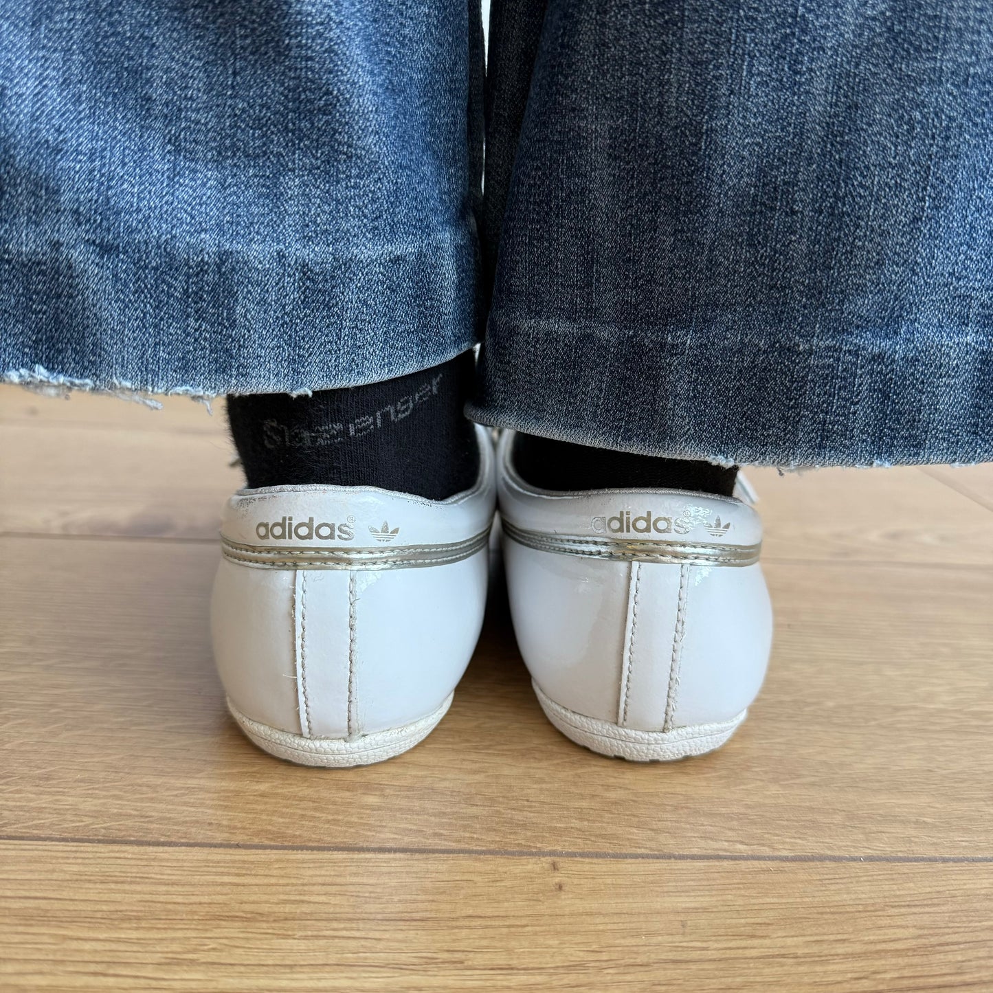 White adidas pumps - Size UK6