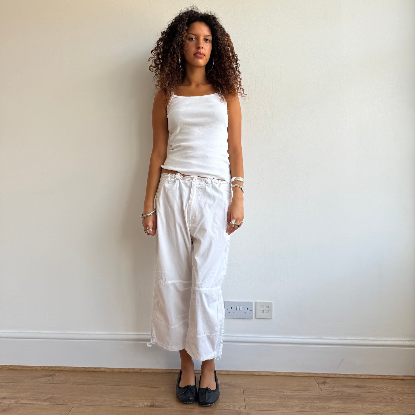 White toggle capris - Size M