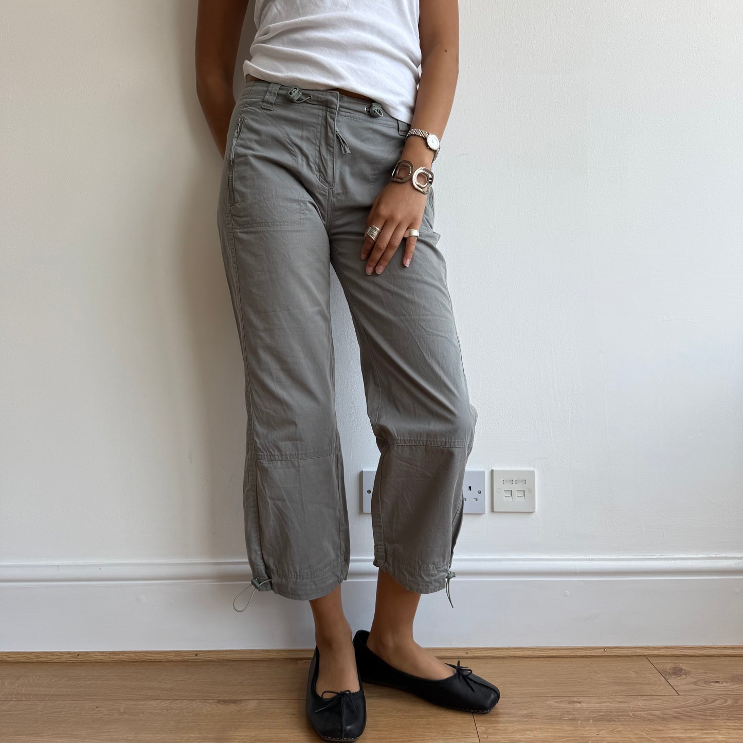 Green toggle capris - Size M