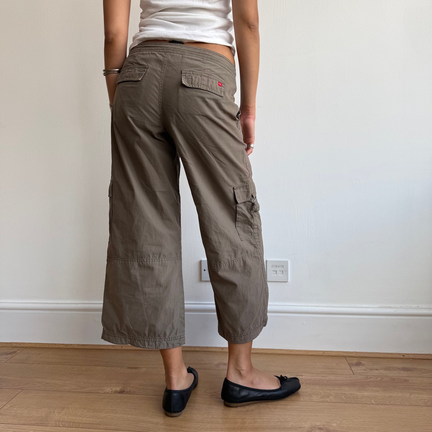 Khaki toggle capris - Size S
