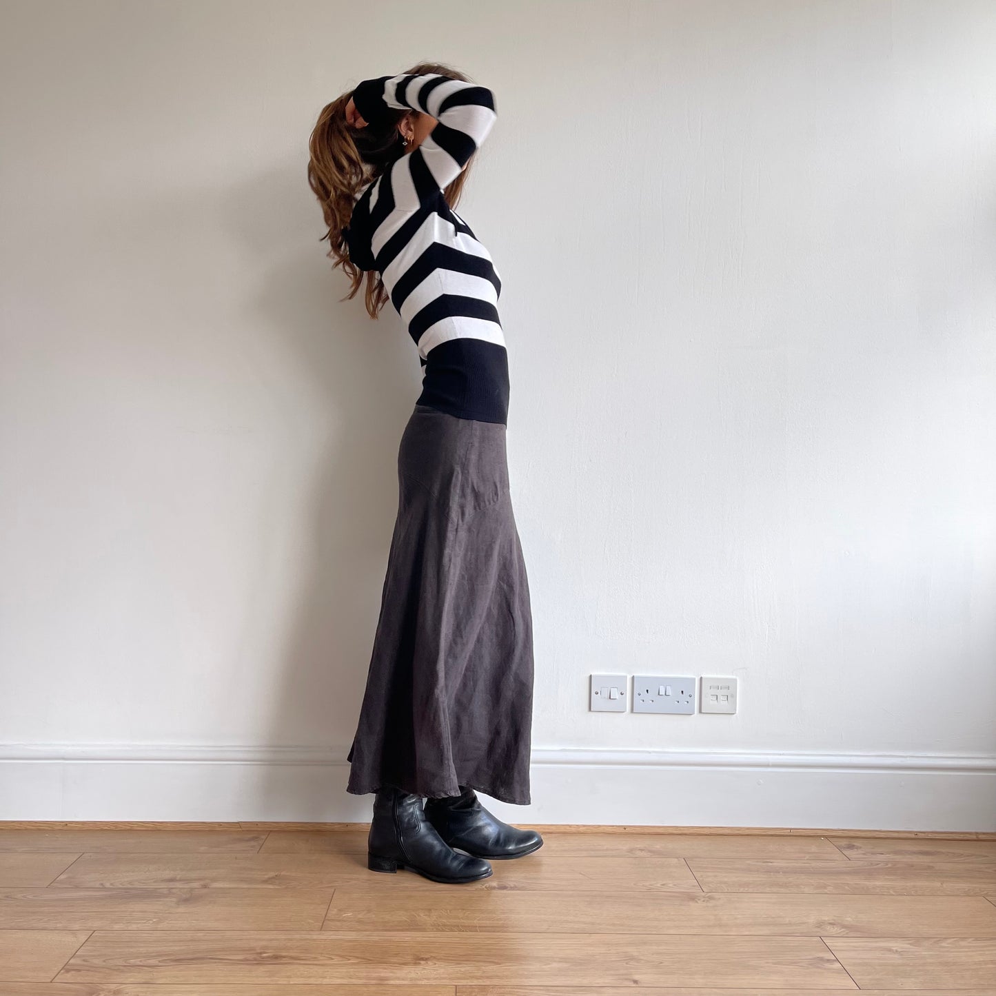 Black and white stripe hooded knit - Size S
