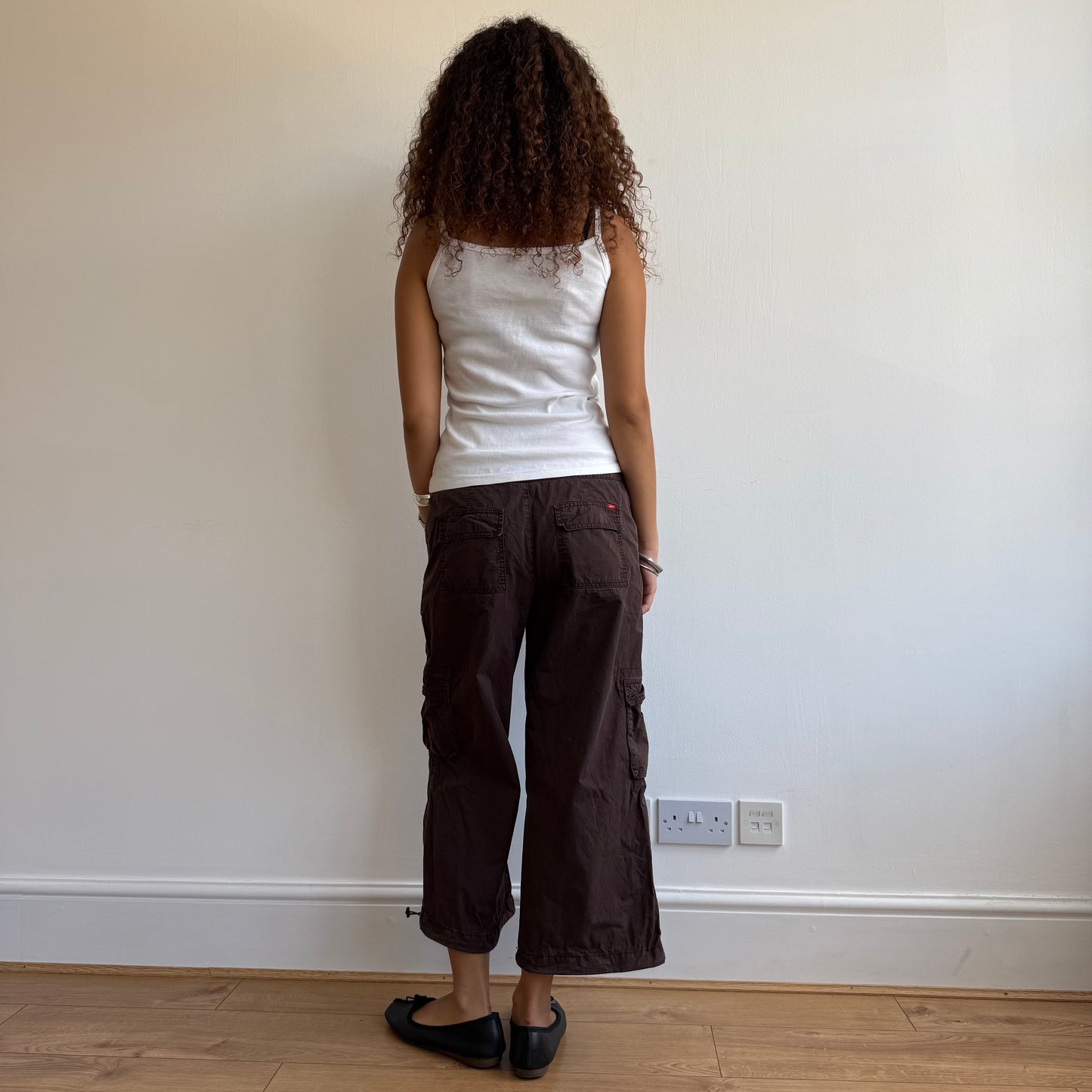 Brown toggle cargo capris - Size M