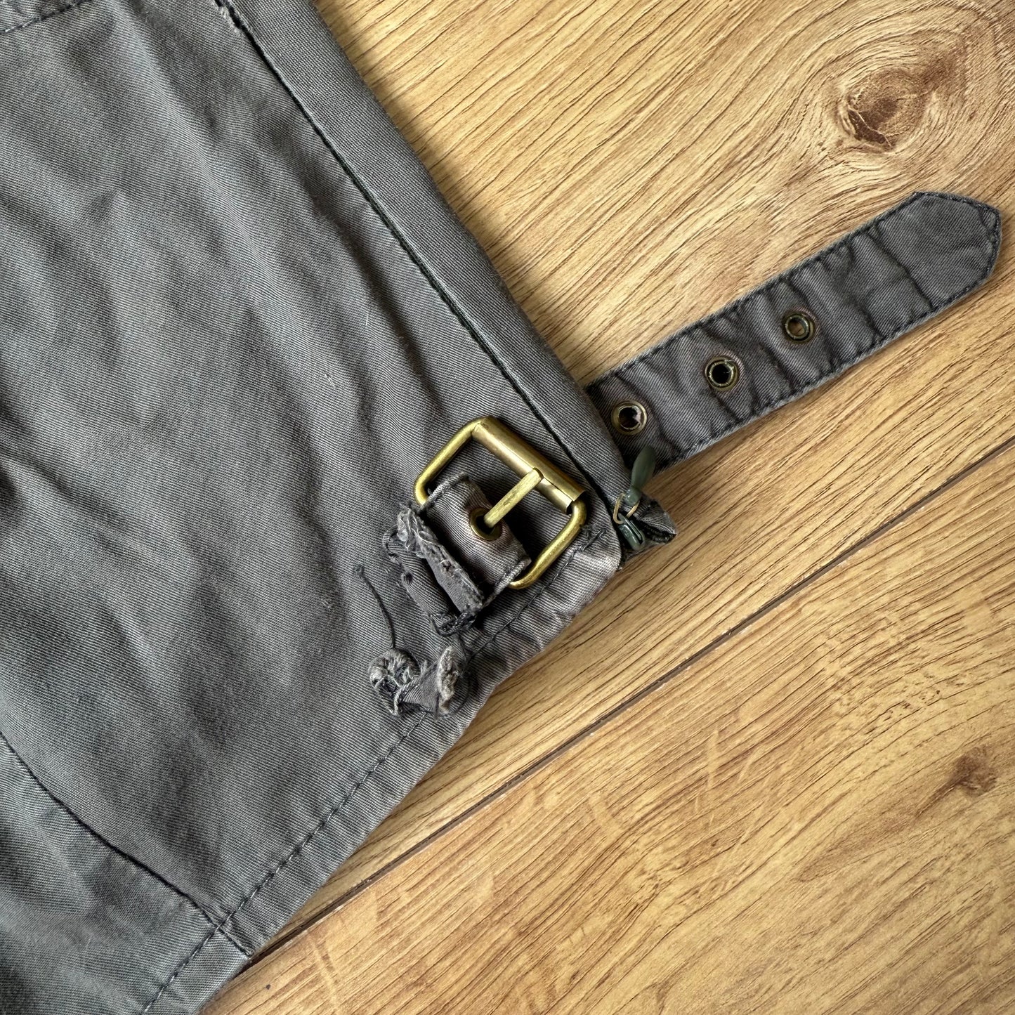 Khaki buckle midi skirt - Size M