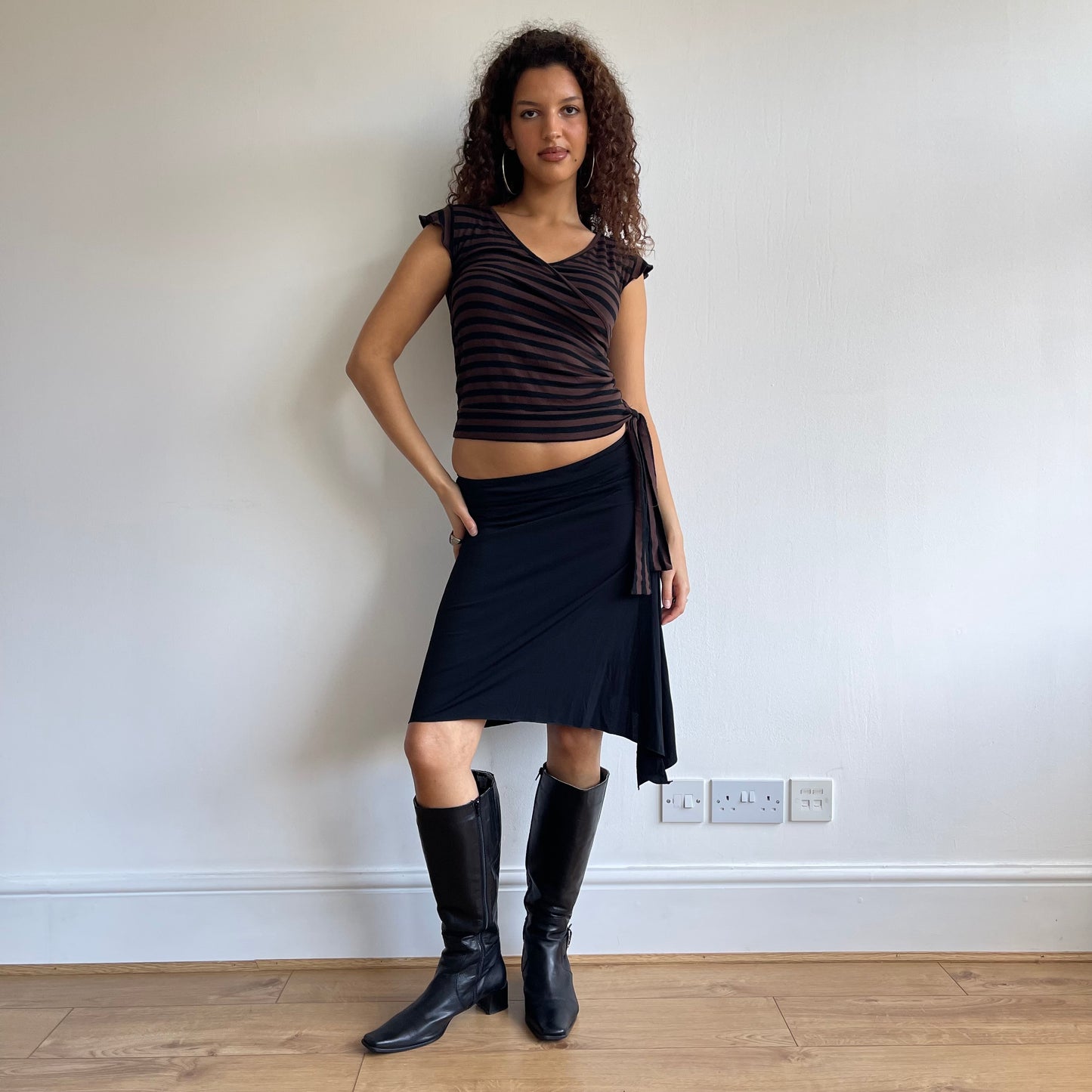 Black slinky ruched side skirt - Size XS