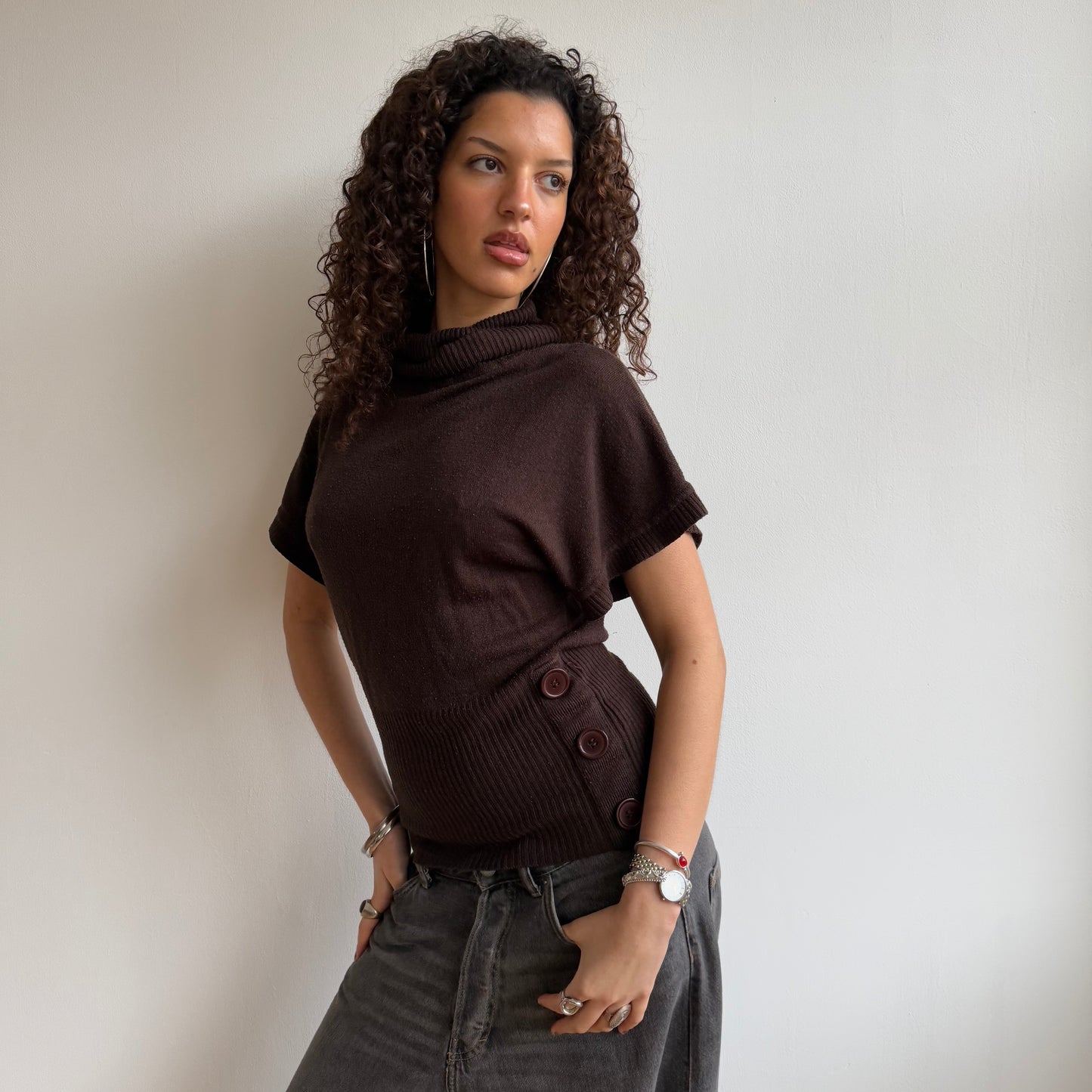Brown button roll neck - Size M