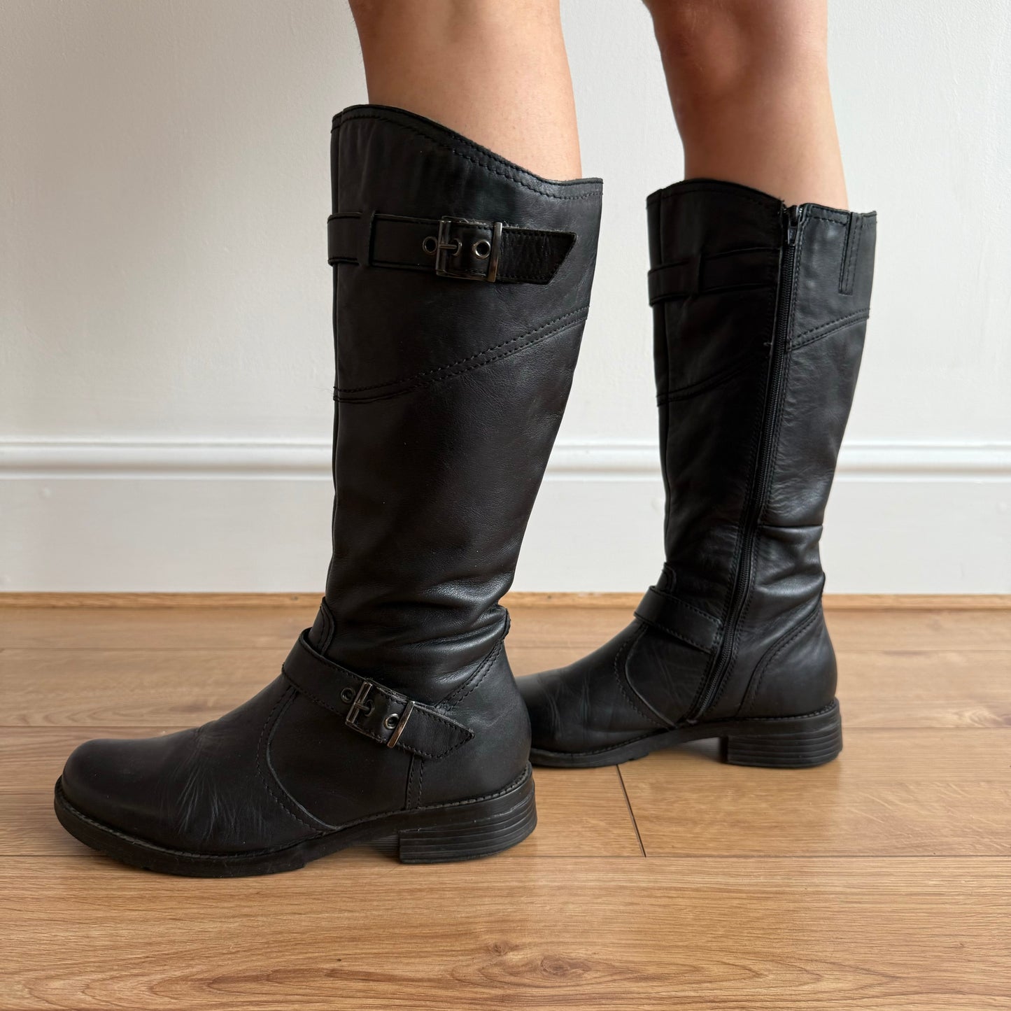 Black 90’s buckle boots - Size EU41