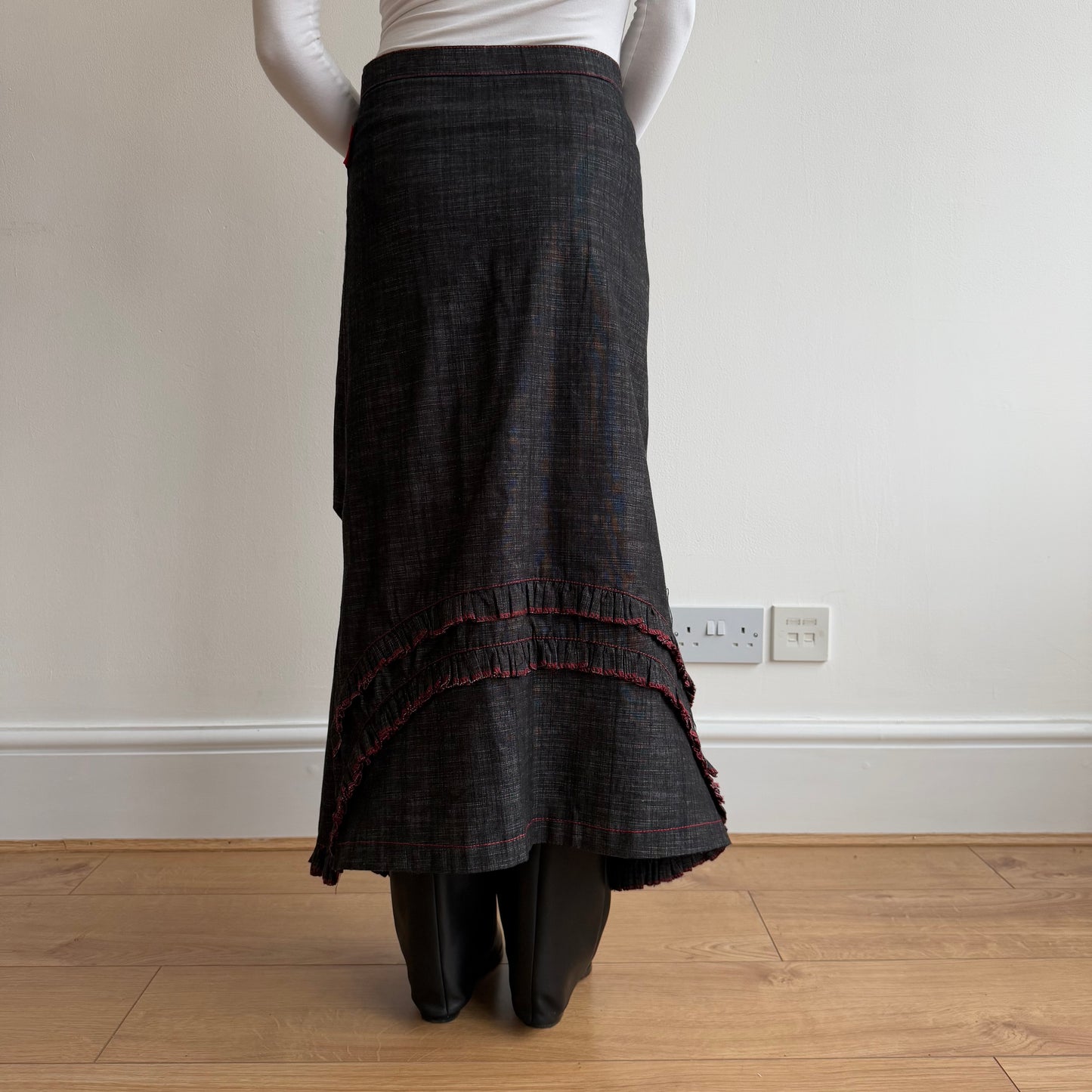 Dark denim ruffle skirt - Size XS