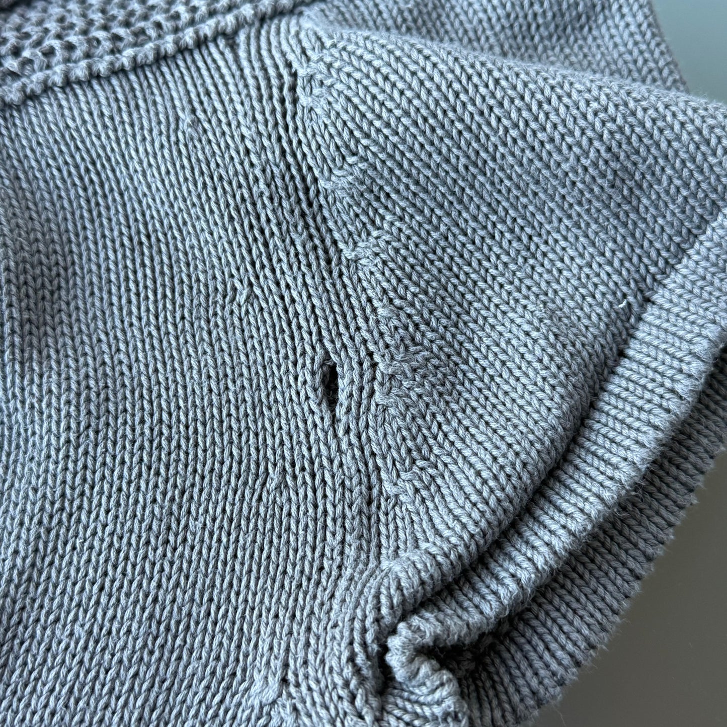 Grey button neck knit - Size S + L