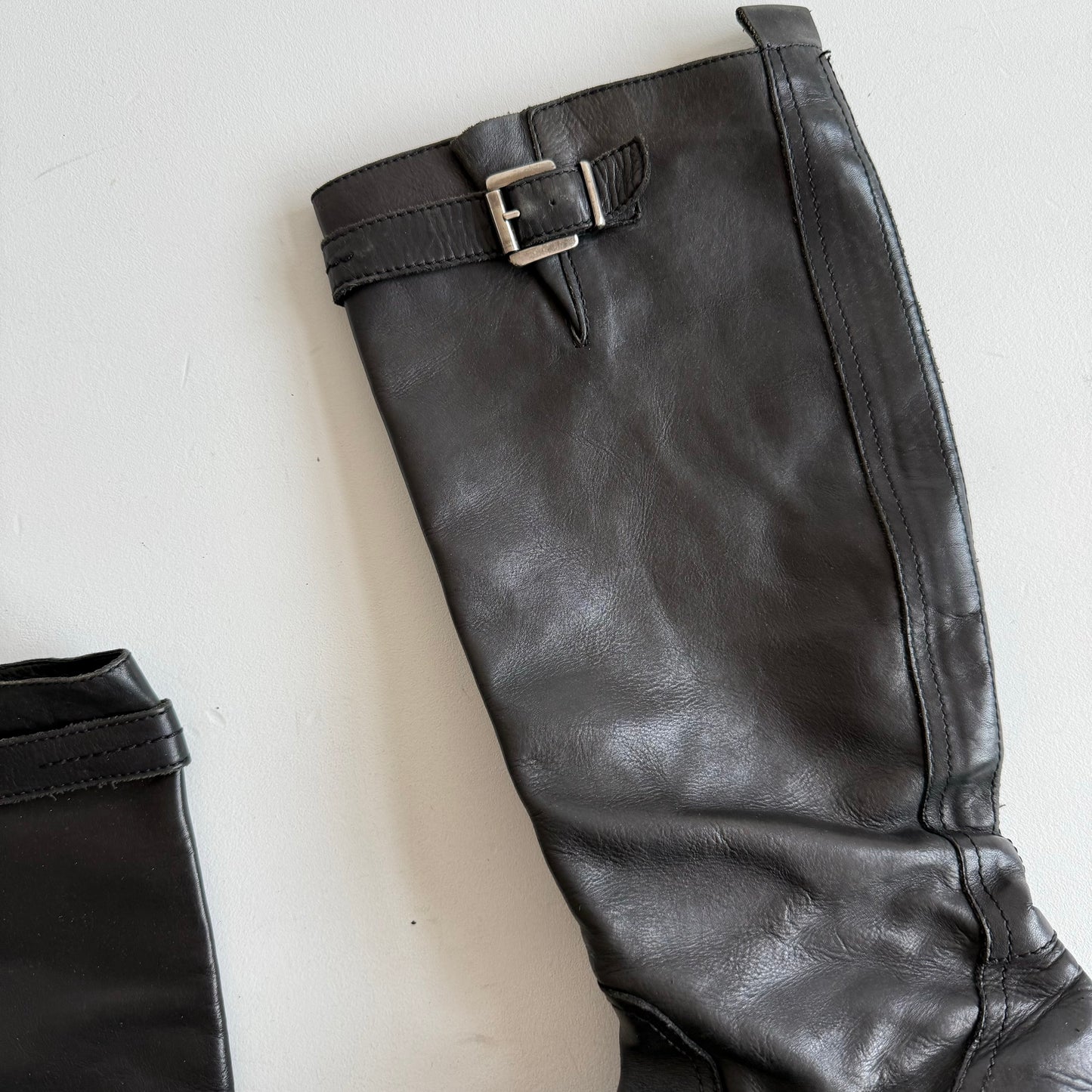 Black 90’s leather boots - Size UK5
