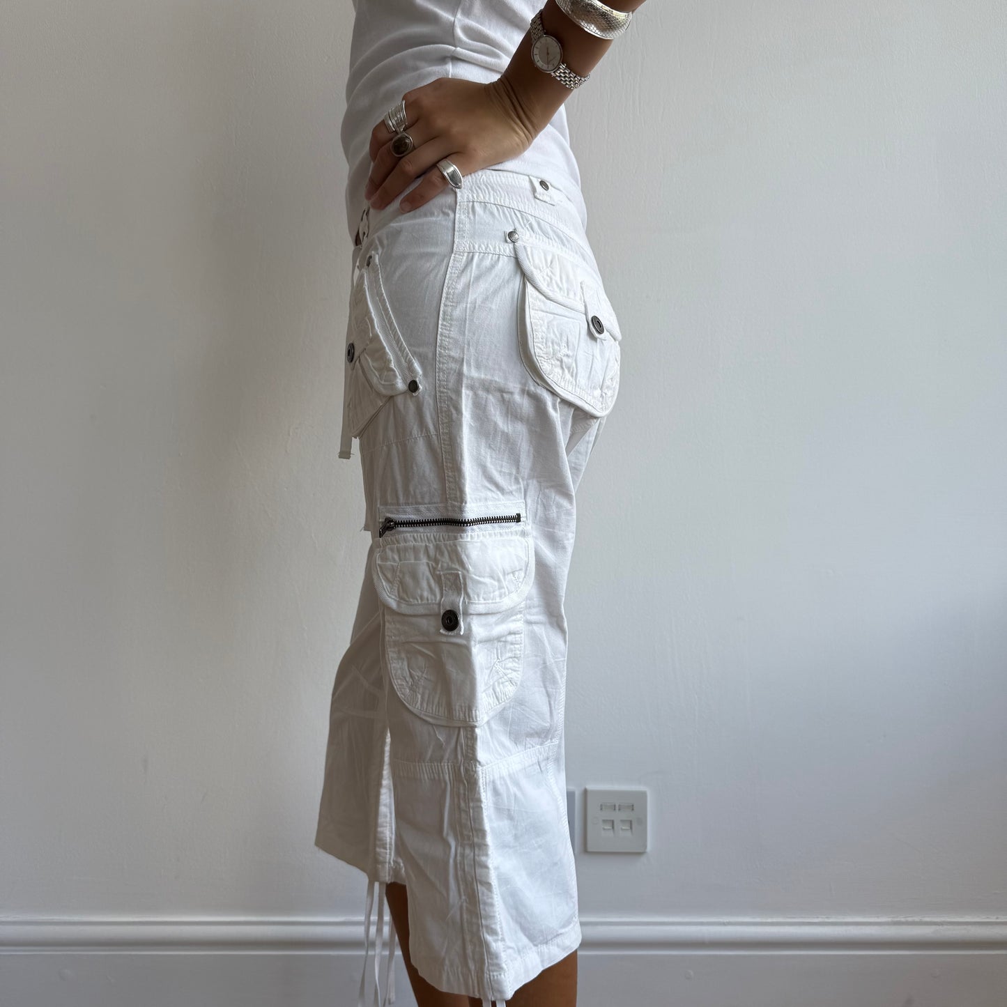 White pocket cargo capris - Size M