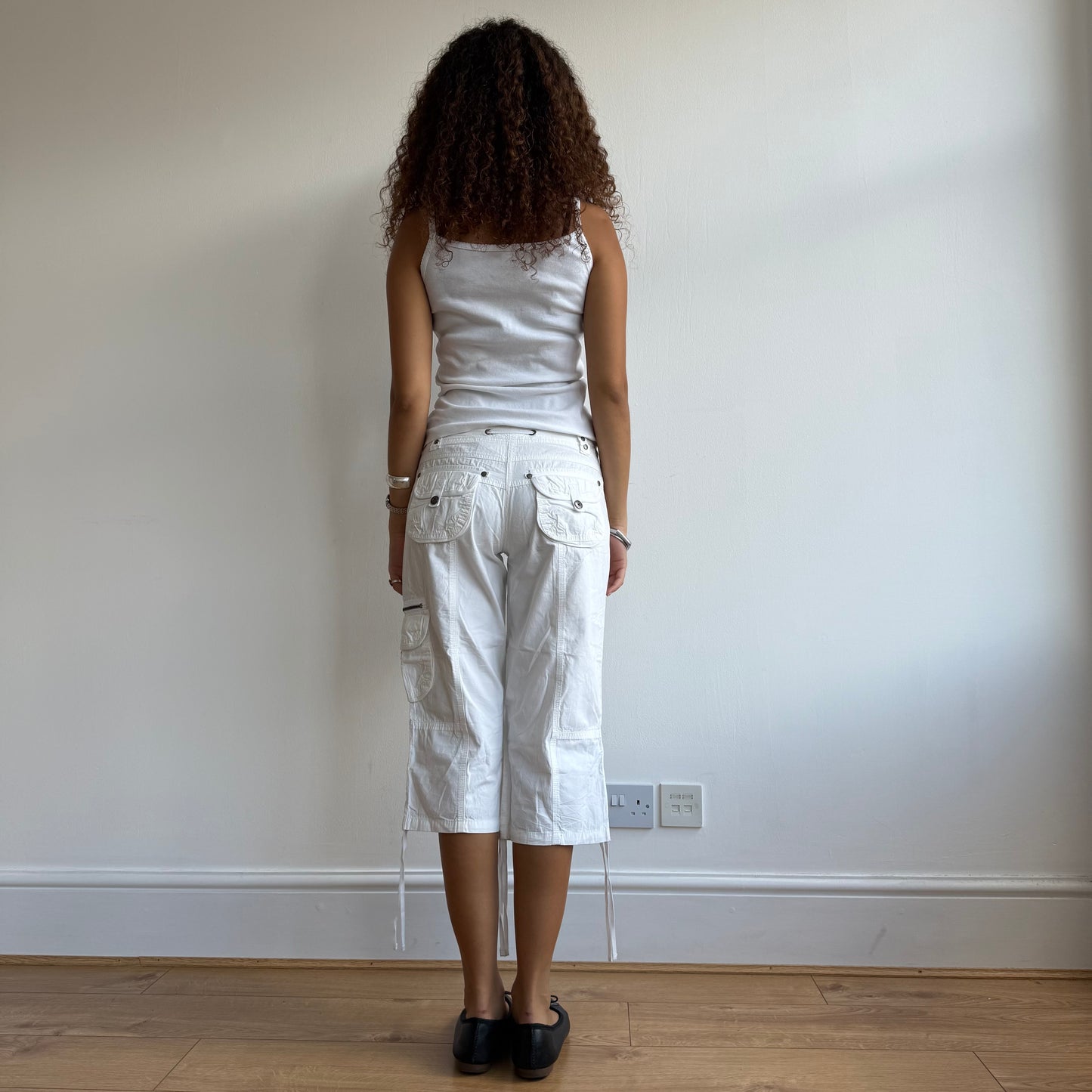 White pocket cargo capris - Size M