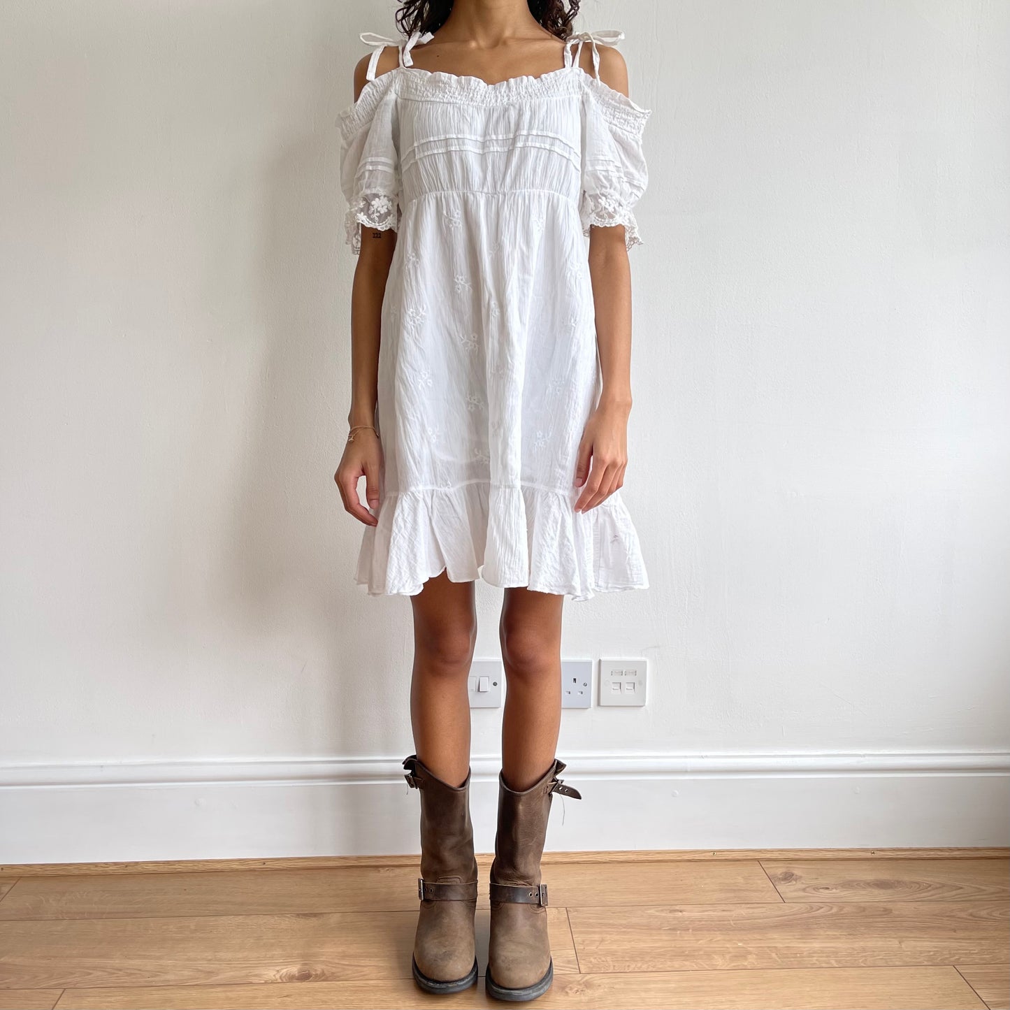 White off shoulder milkmaid dress - Size M