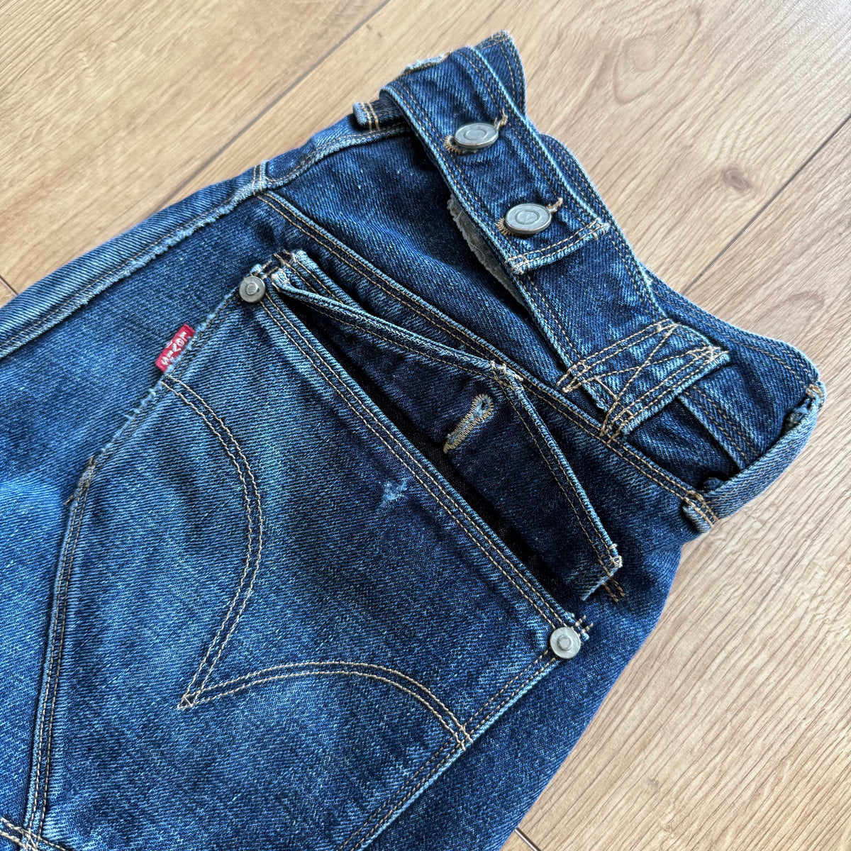 Levi’s Engineered button jeans - Size 31x32