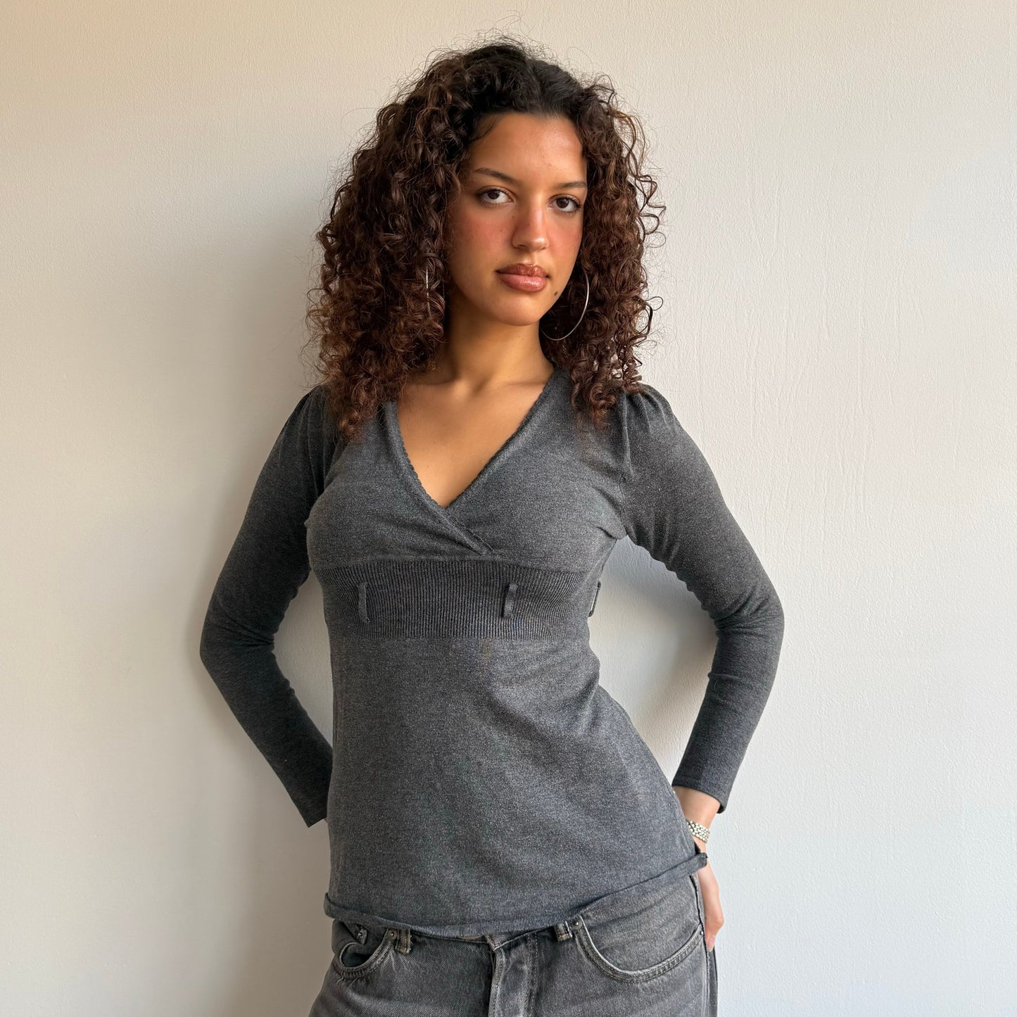 Grey v-neck knit - Size S