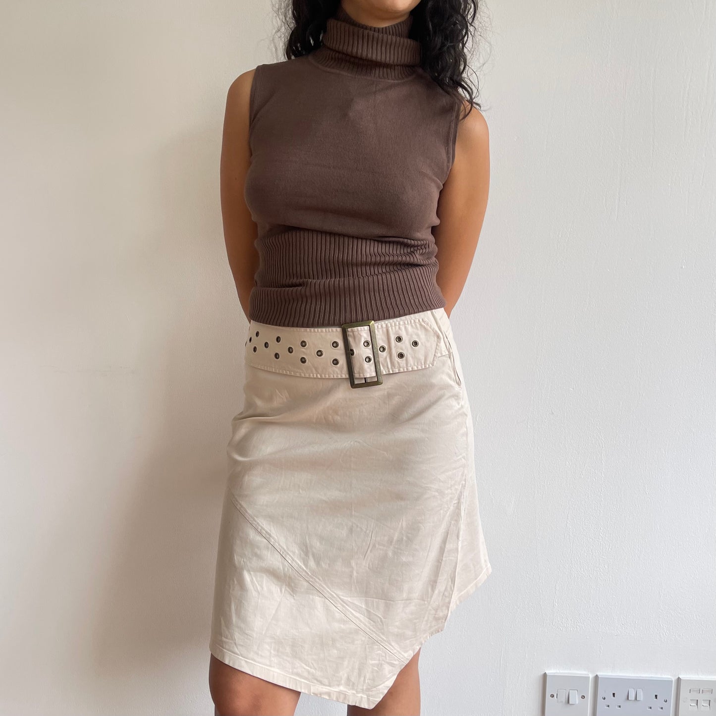 Beige buckle belt skirt - Size M