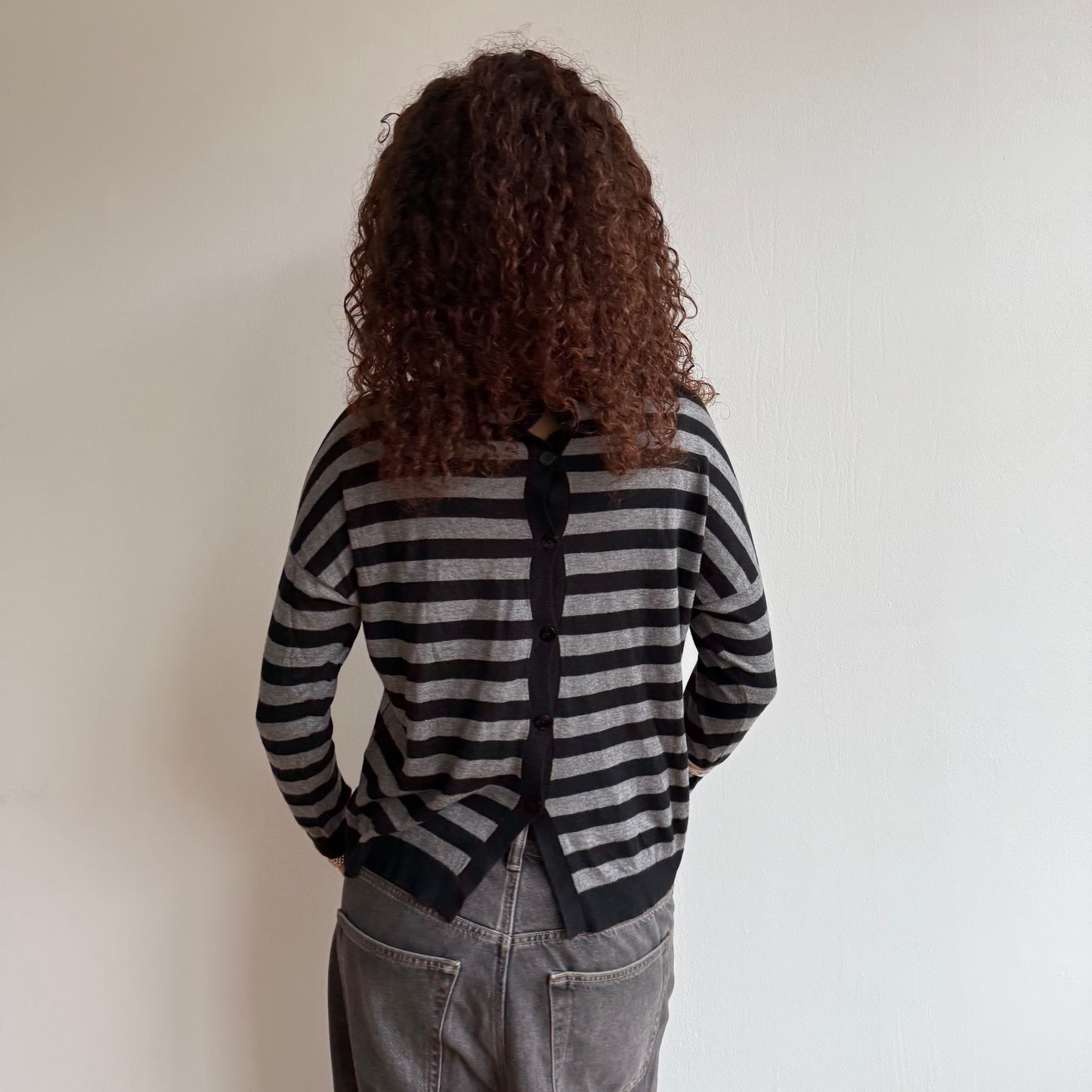 Striped button back knit - Size S