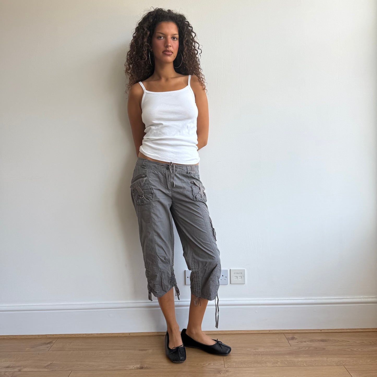 Grey cinch back capris - Size M