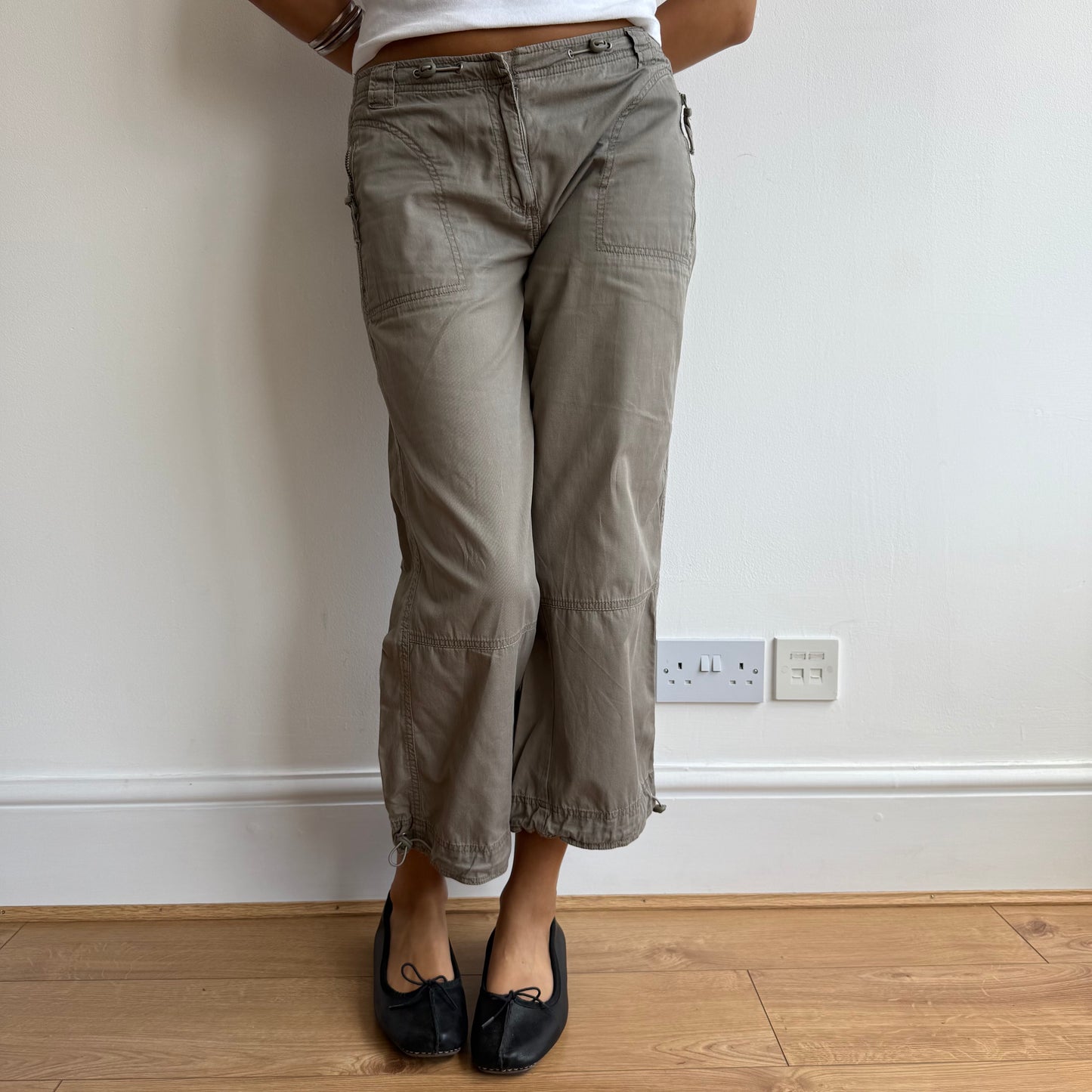 Khaki toggle capris - Size S/M + M