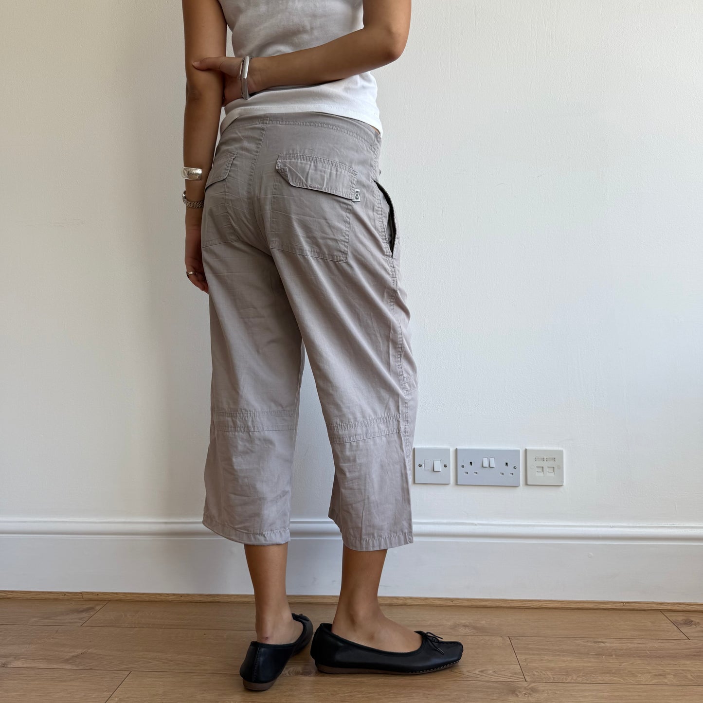 Light brown toggle capris - Size M