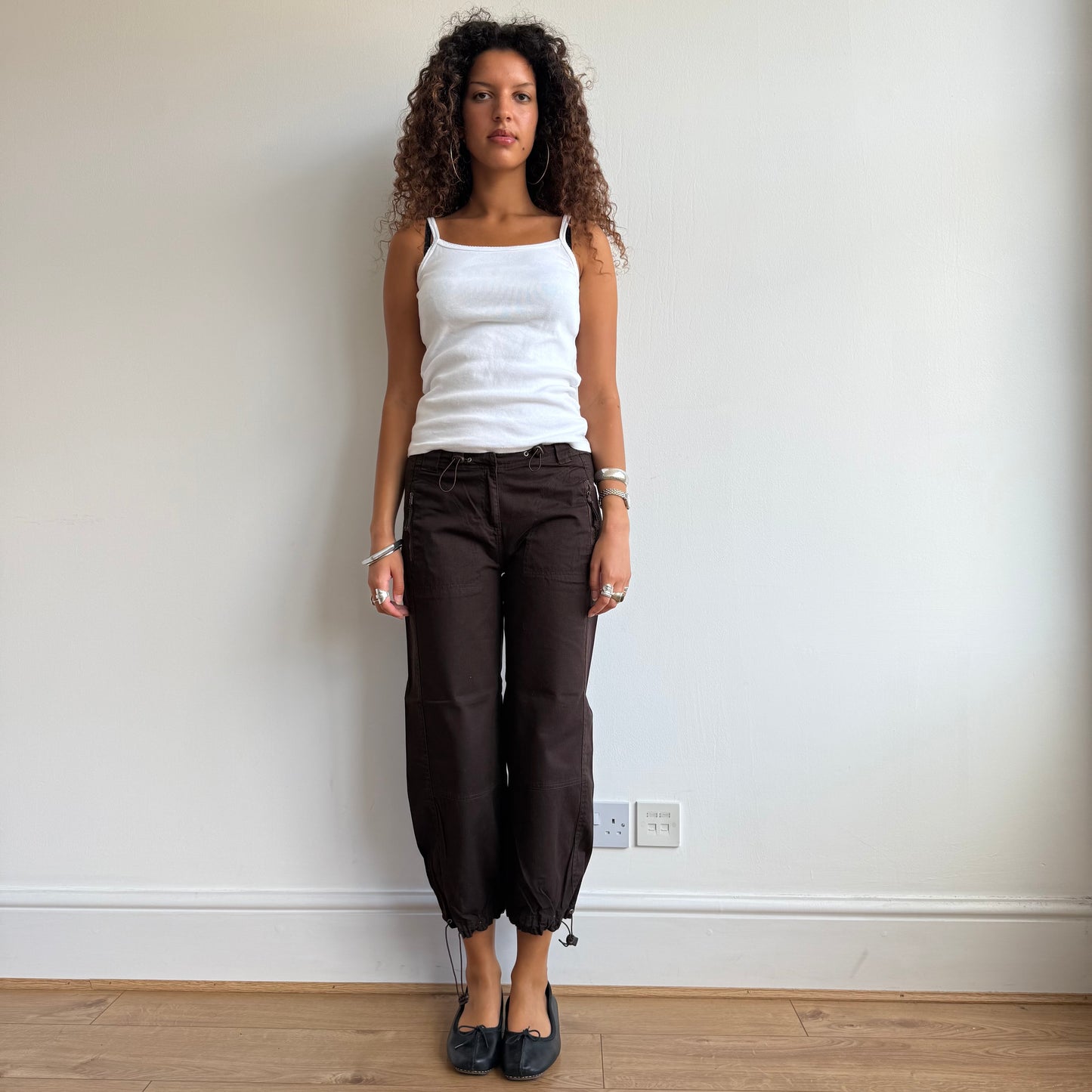 Brown toggle cargo capris - Size S