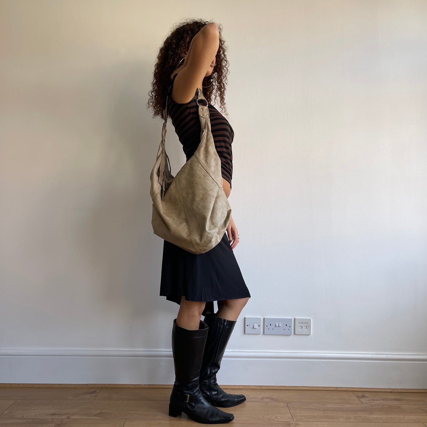 Beige slouchy leather bag