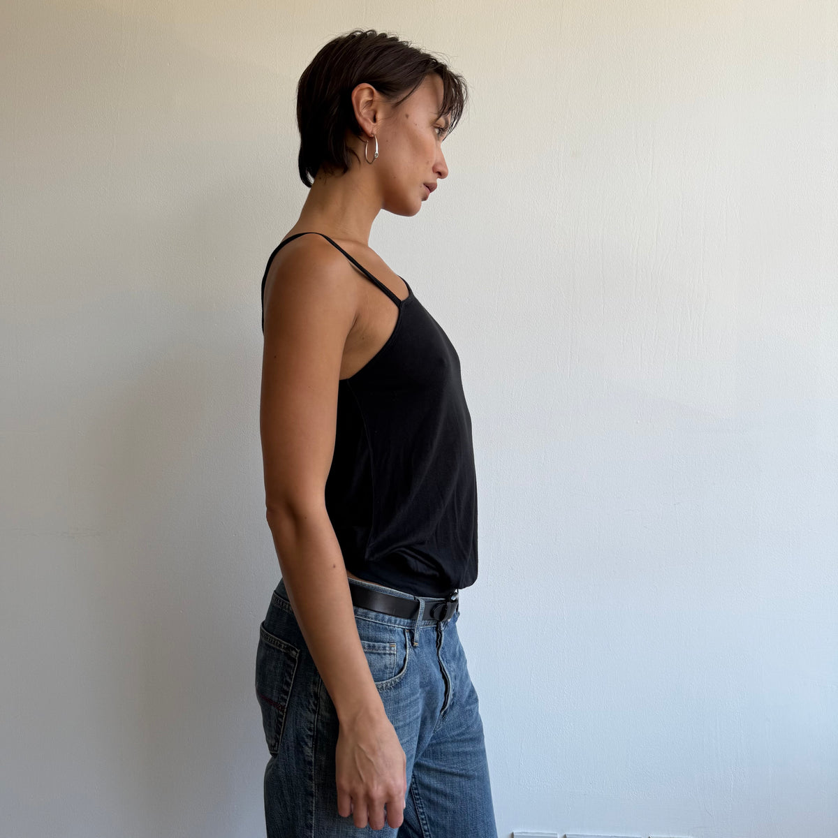 Black asymmetric shoulder top - Size M