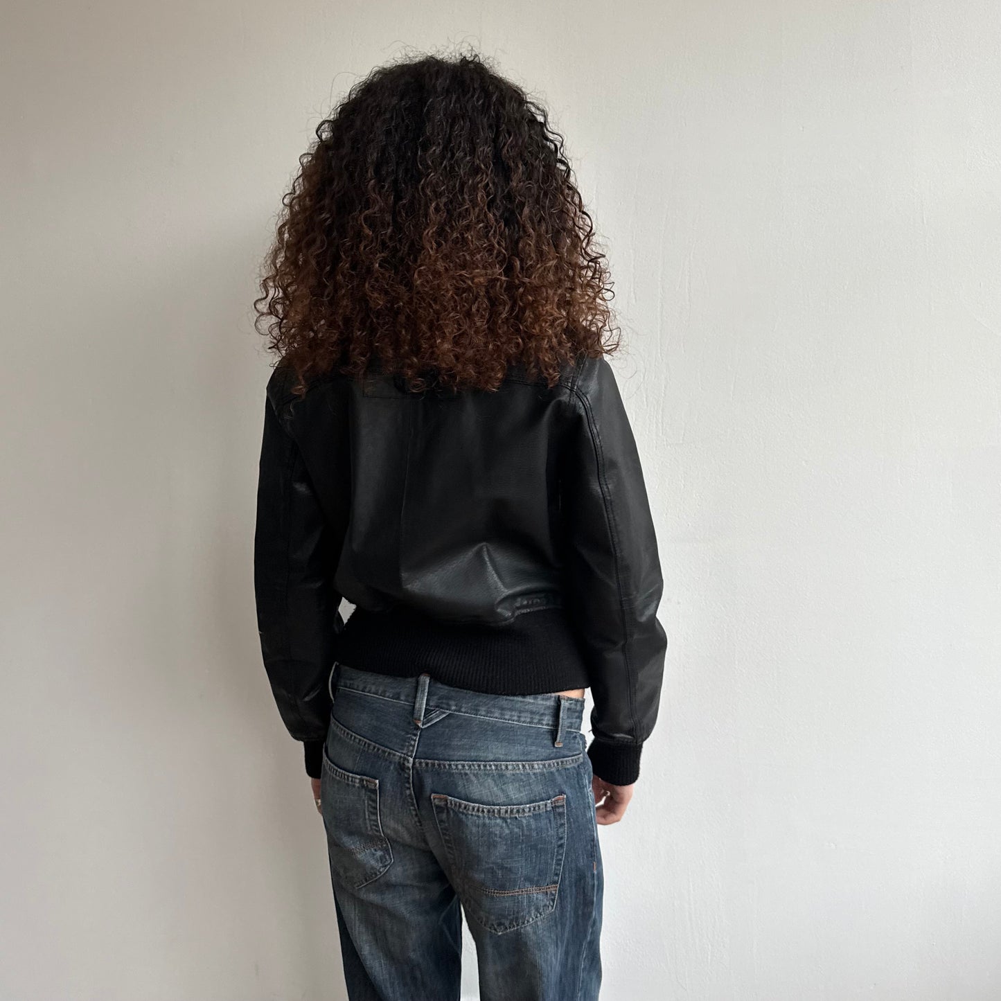 Black leather bomber jacket - Size M
