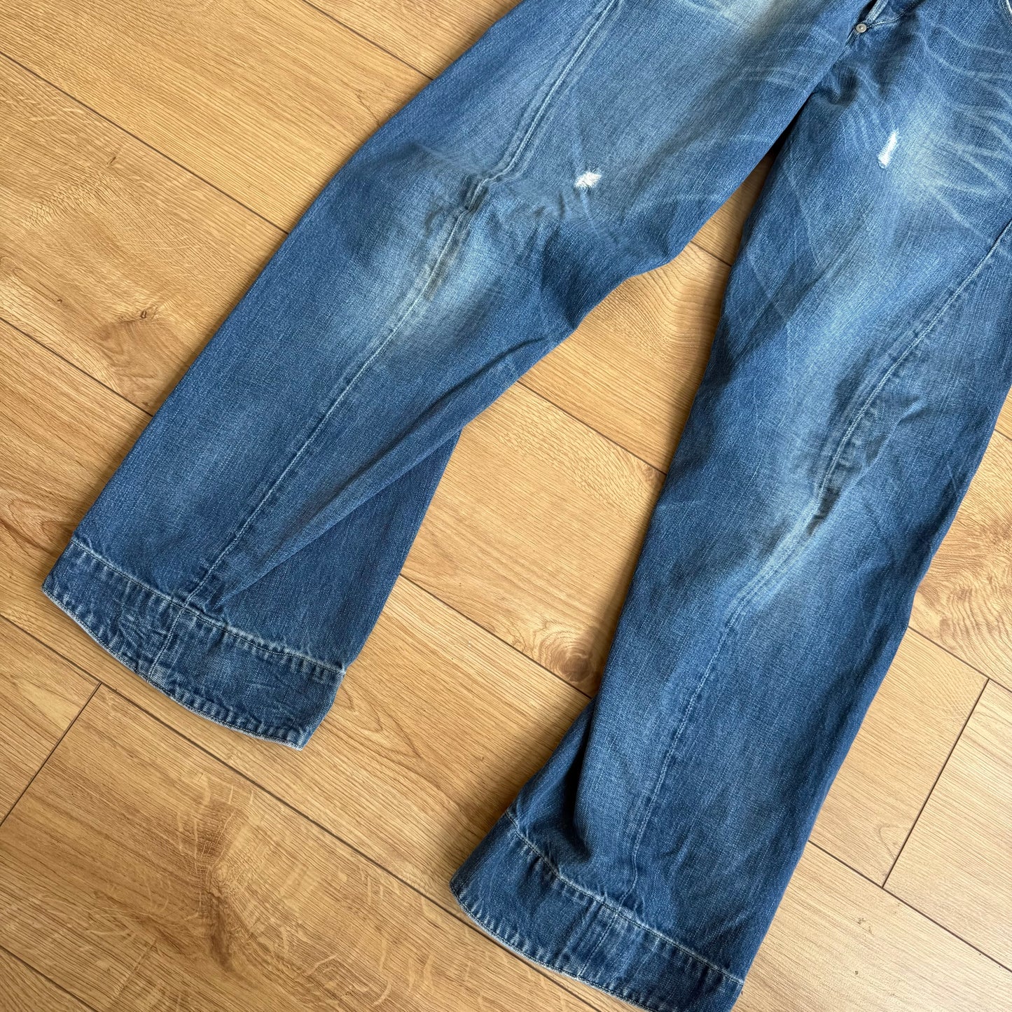 Levi’s Engineered cinch jeans - Size M