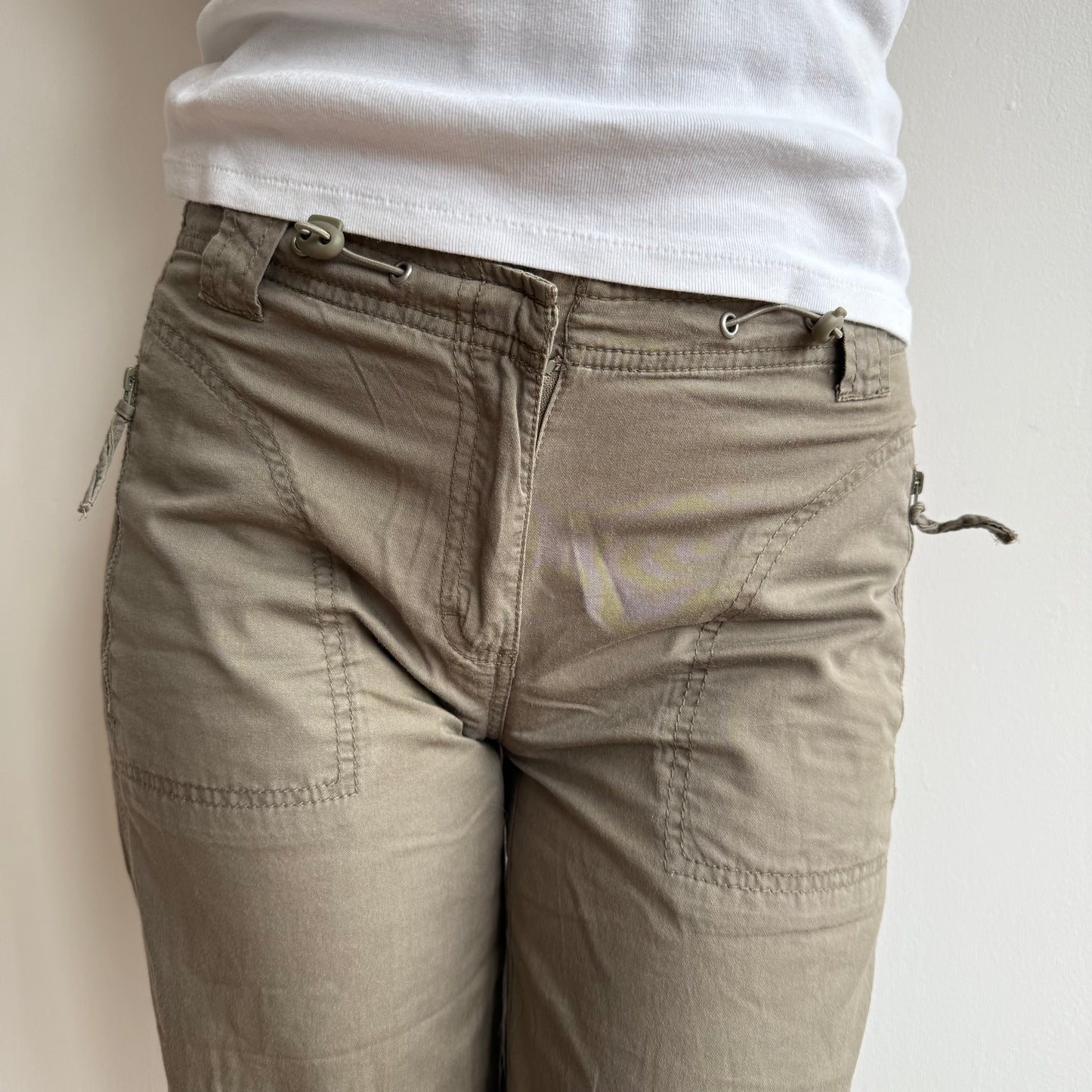 Khaki toggle capris - Size S