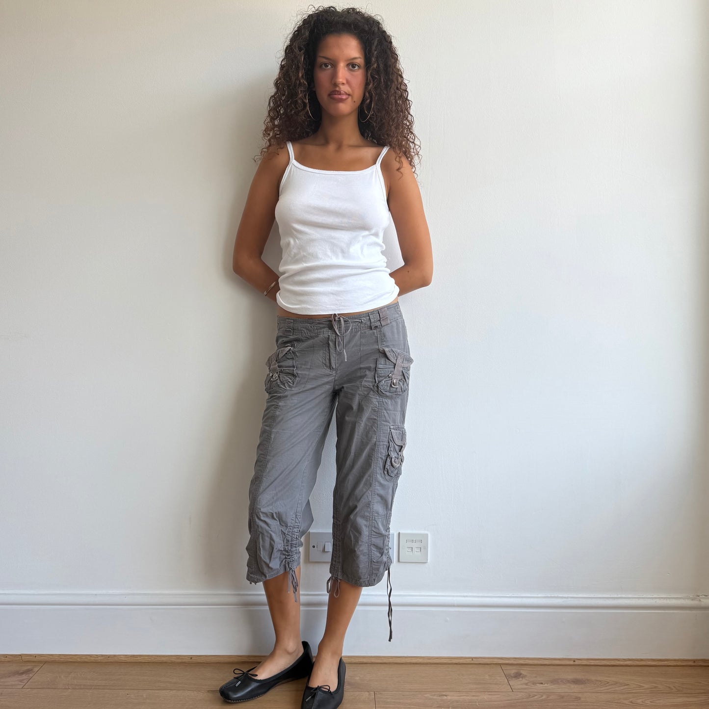 Grey cinch back capris - Size M
