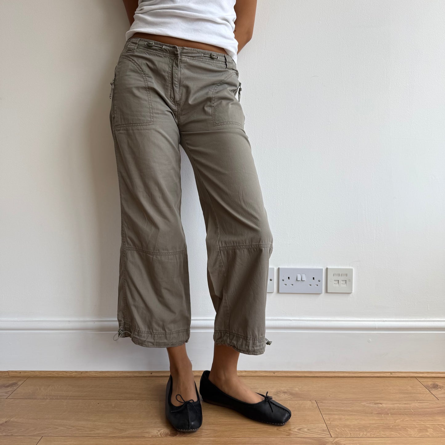 Khaki toggle capris - Size S/M + M