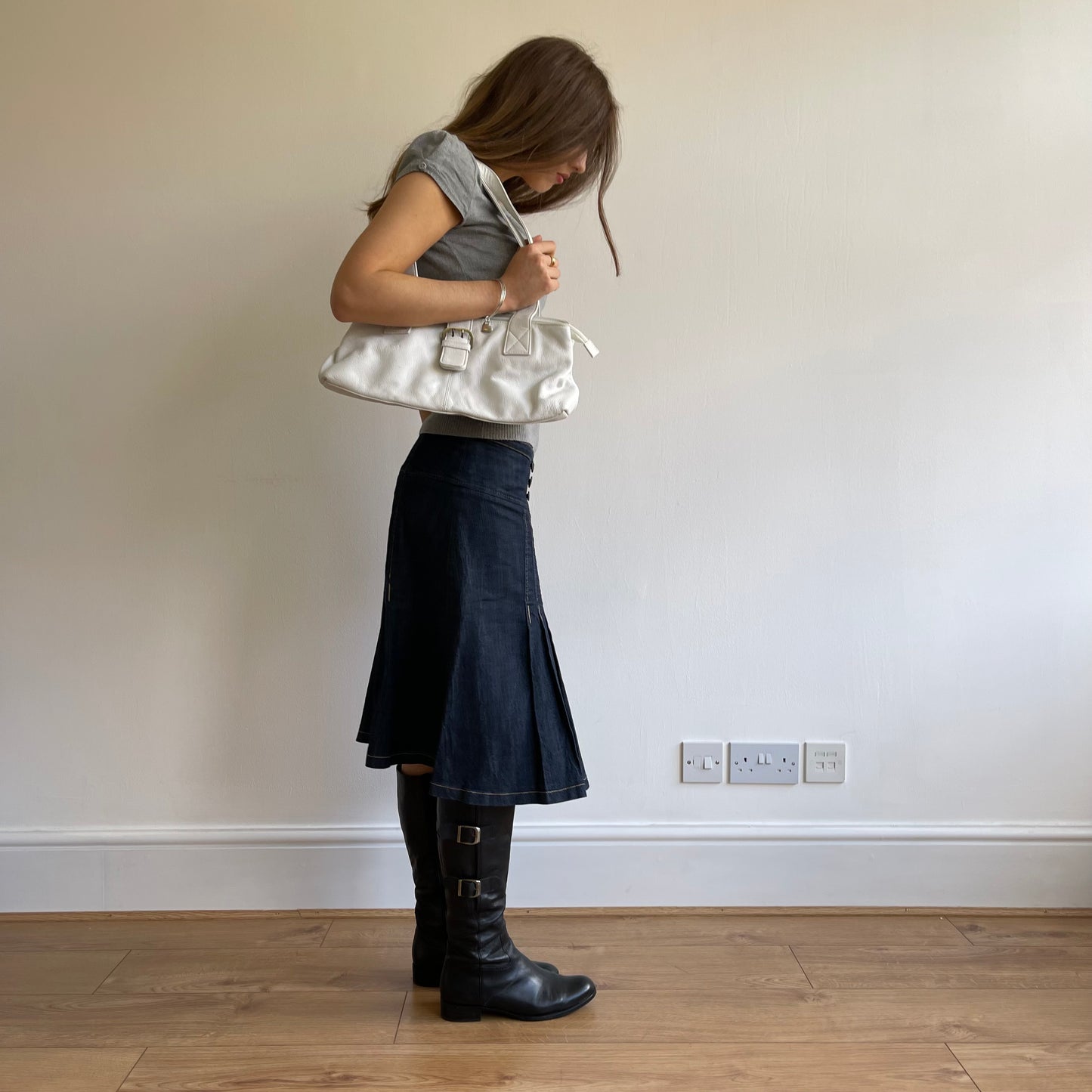 White leather buckle bag