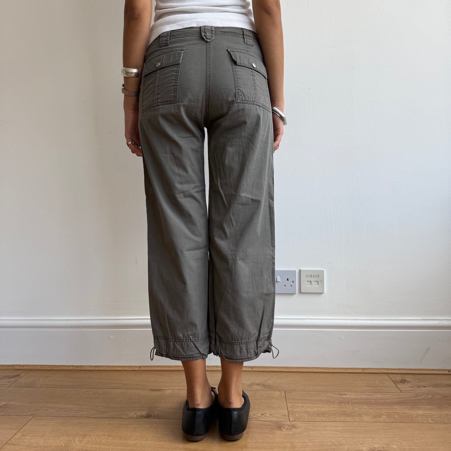Khaki toggle capris - Size S/M