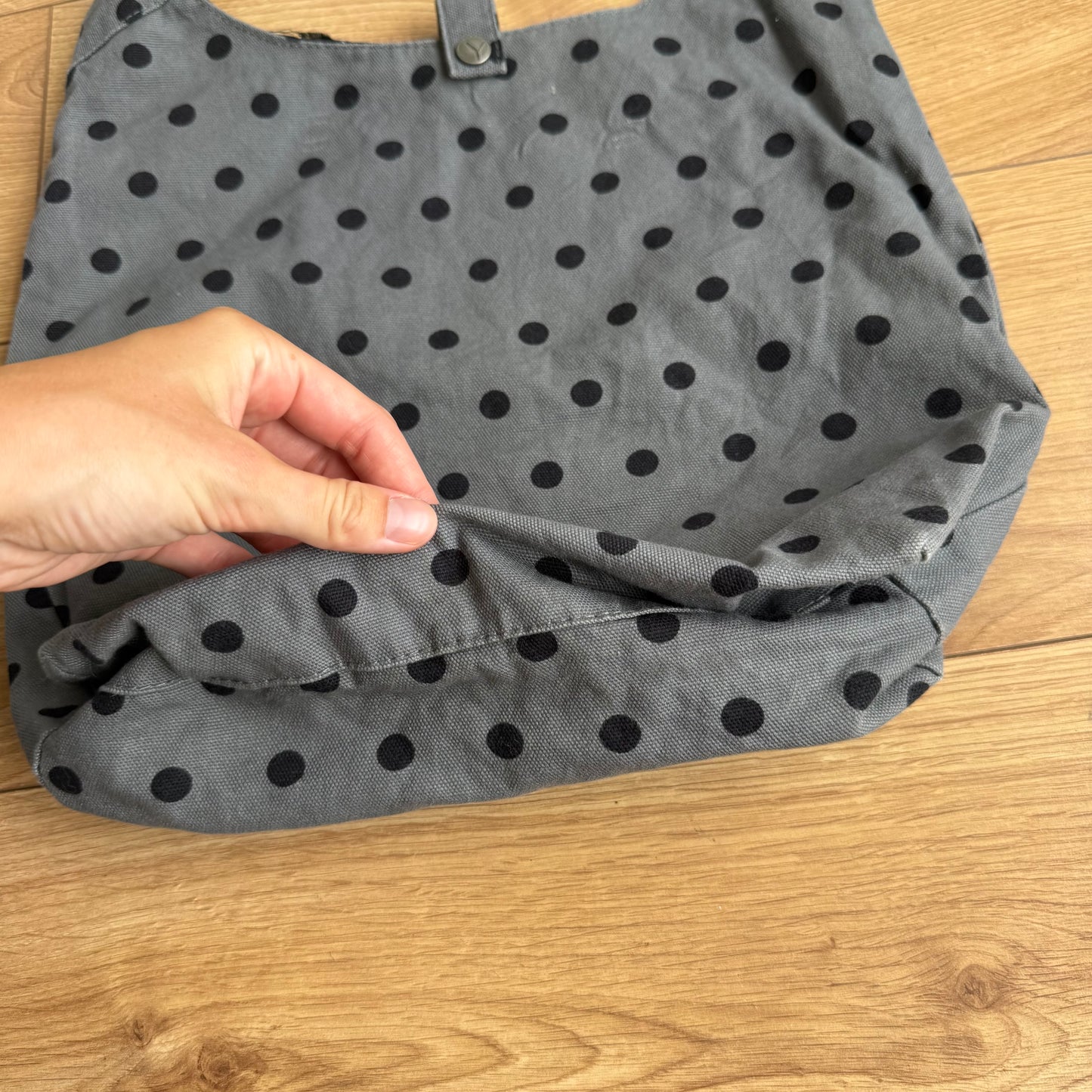Grey polka dot bag