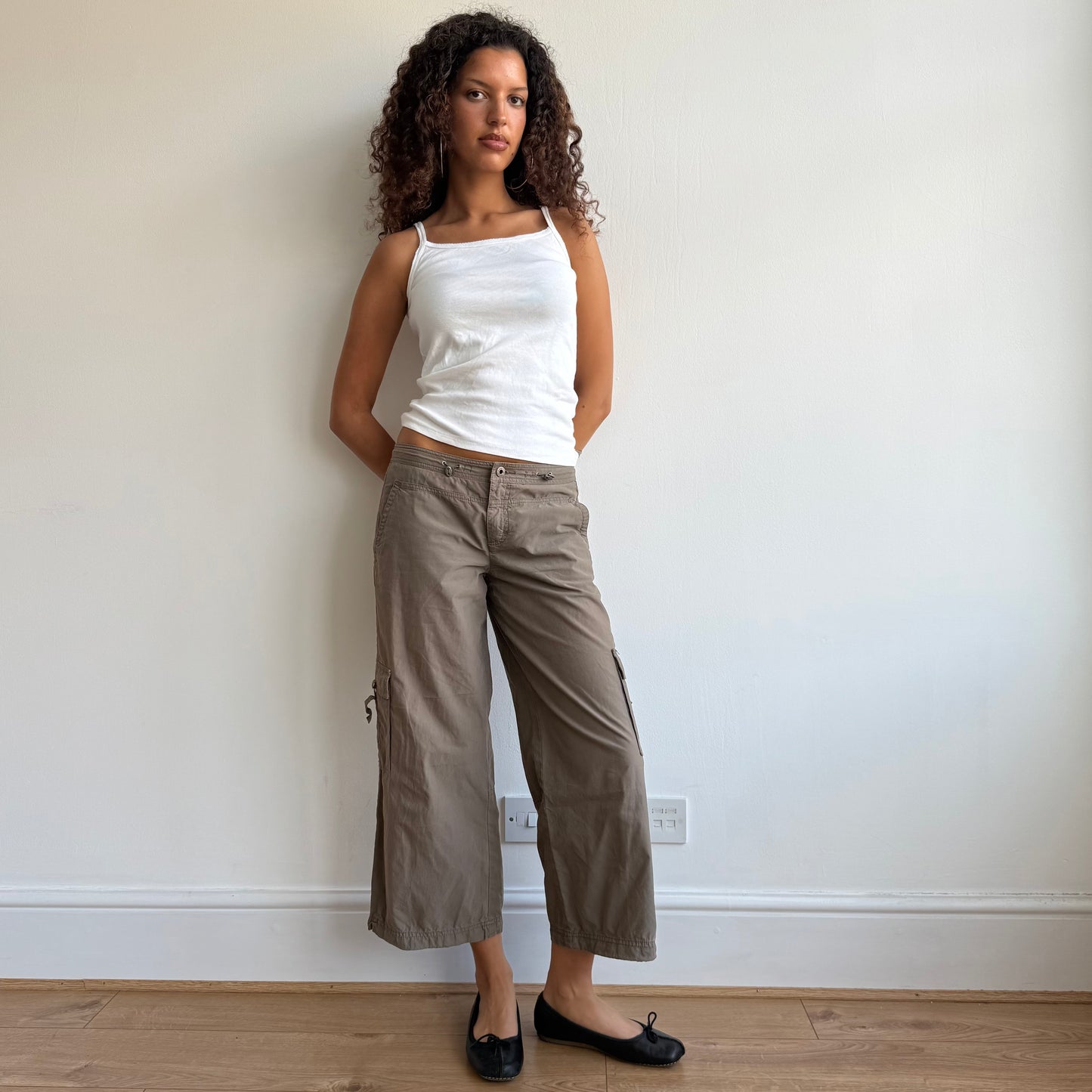 Khaki toggle capris - Size S