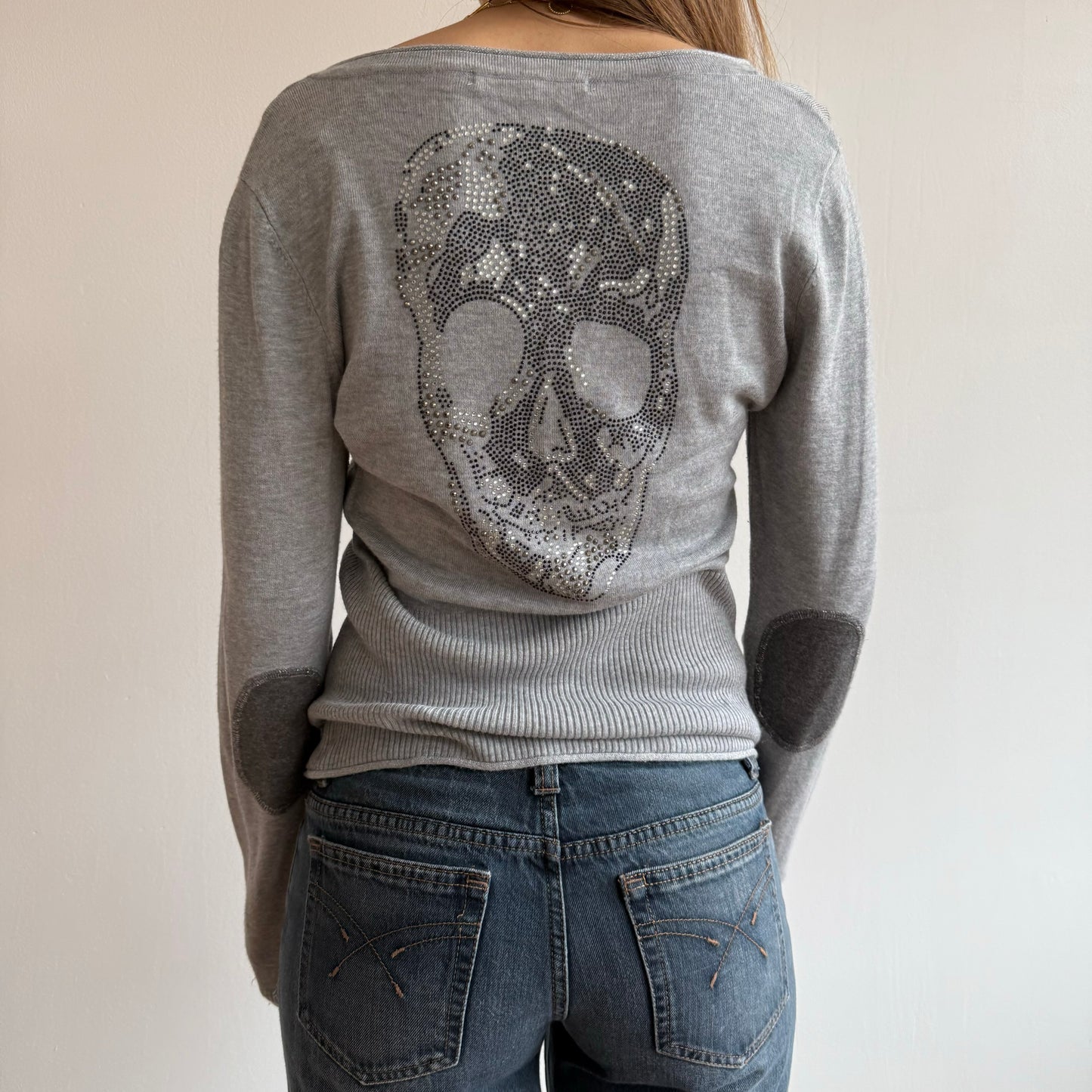 Grey skull jumper - Size M