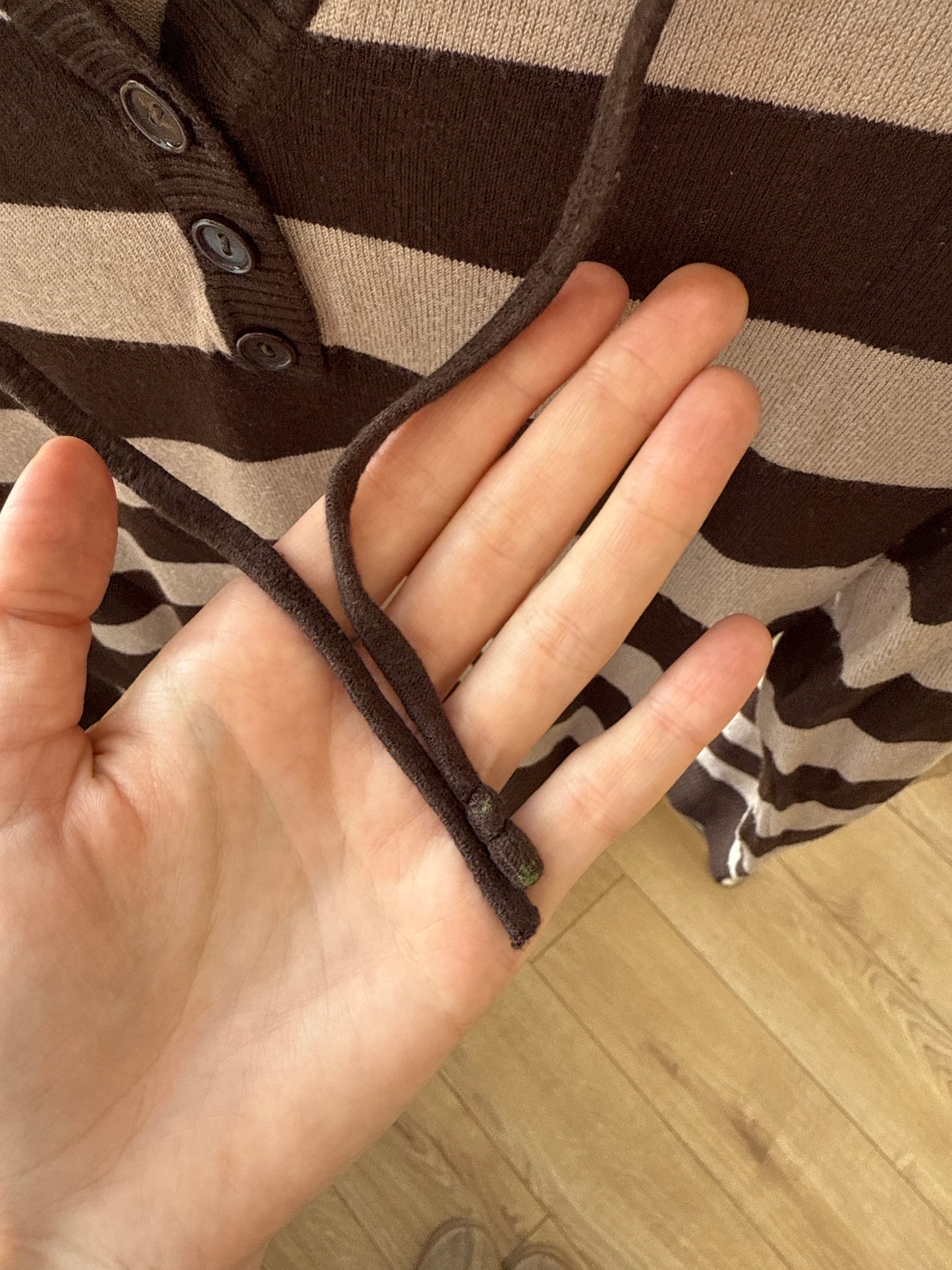 Brown striped hoodie - Size M