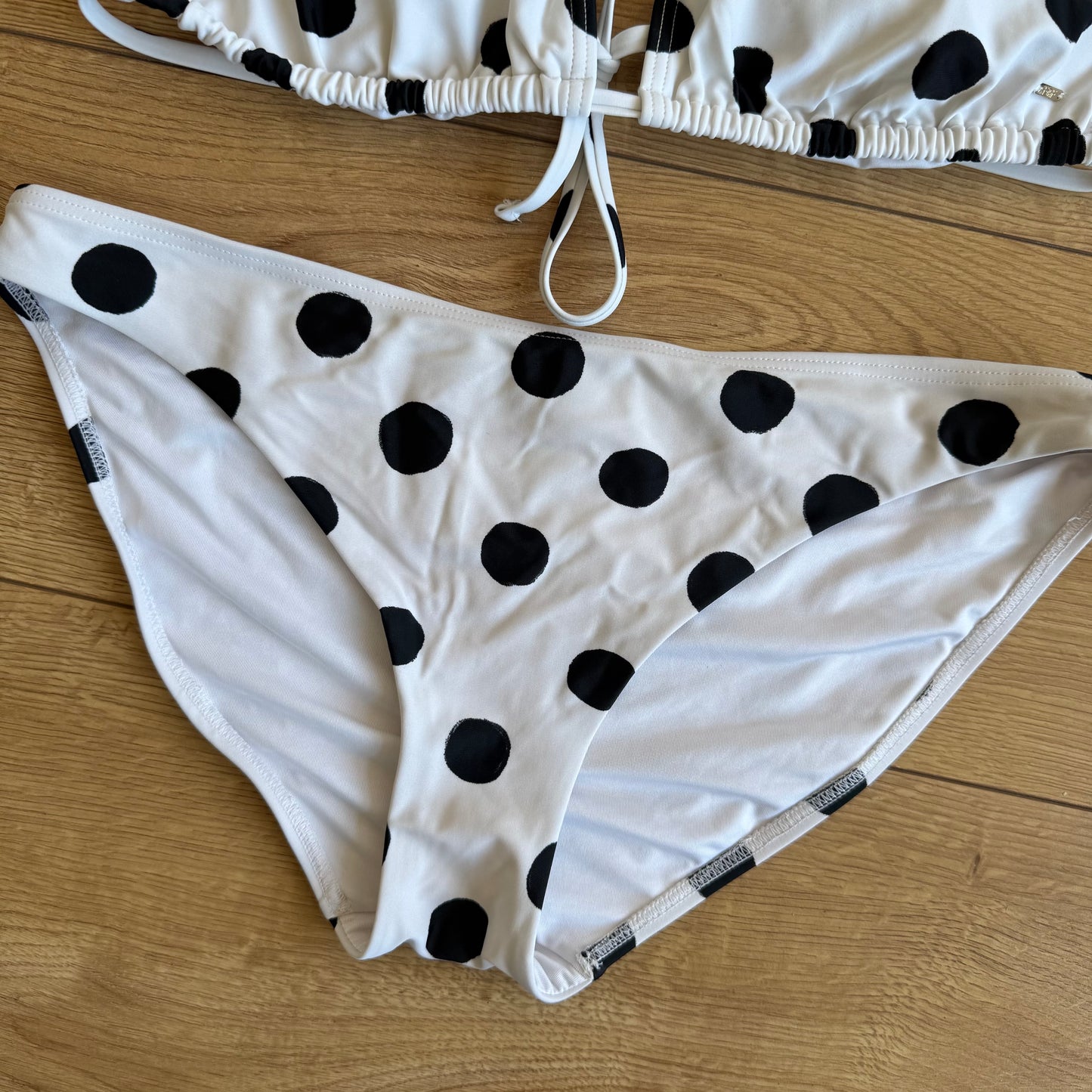 White polka dot bikini - Size M/L