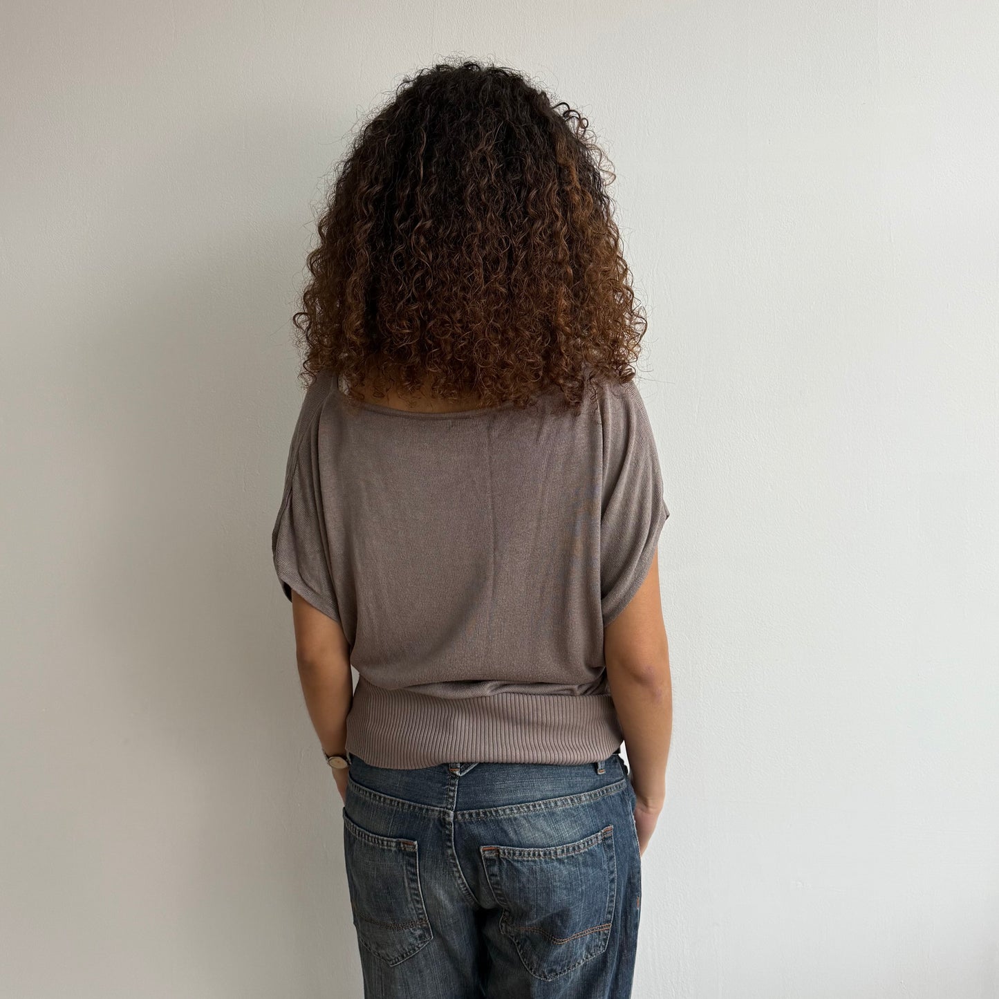 Short sleeve taupe slouchy knit - Size S/M