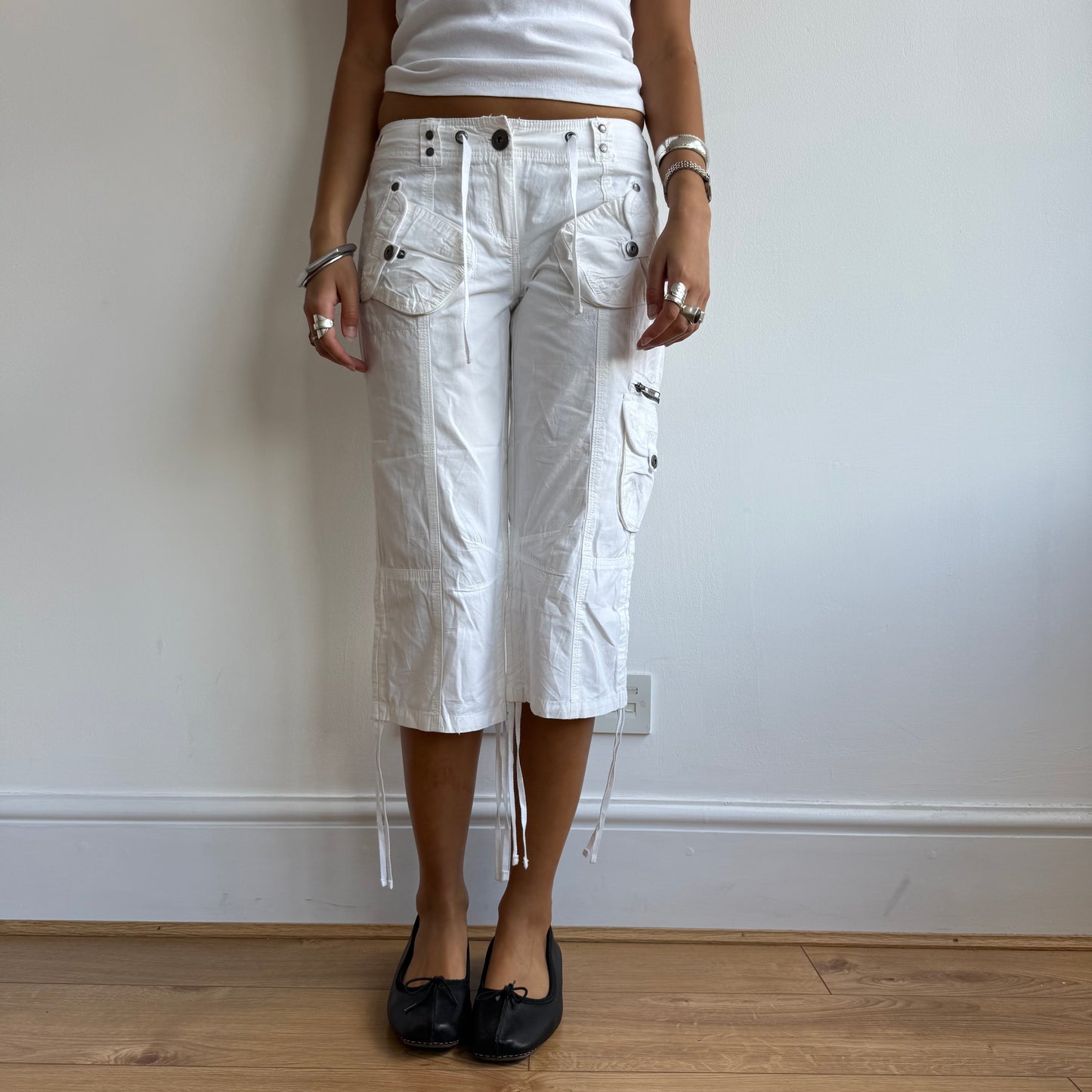 White pocket cargo capris - Size M