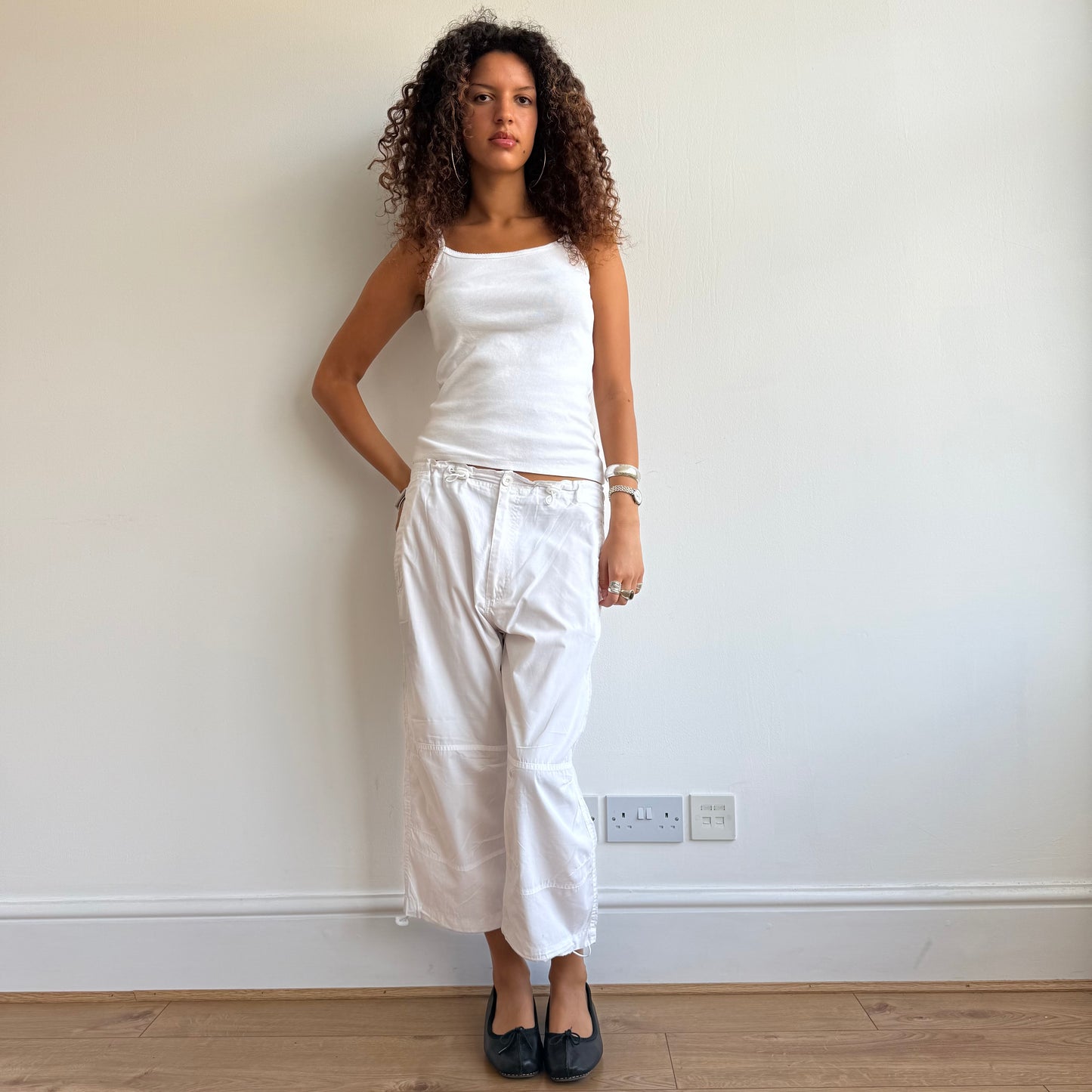 White toggle capris - Size M