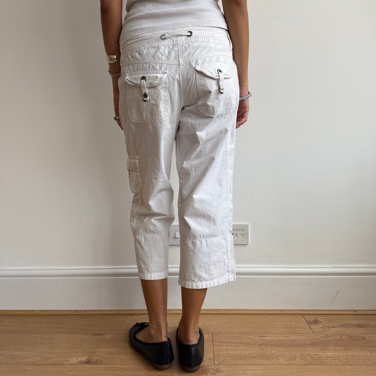 White cargo capris - Size M