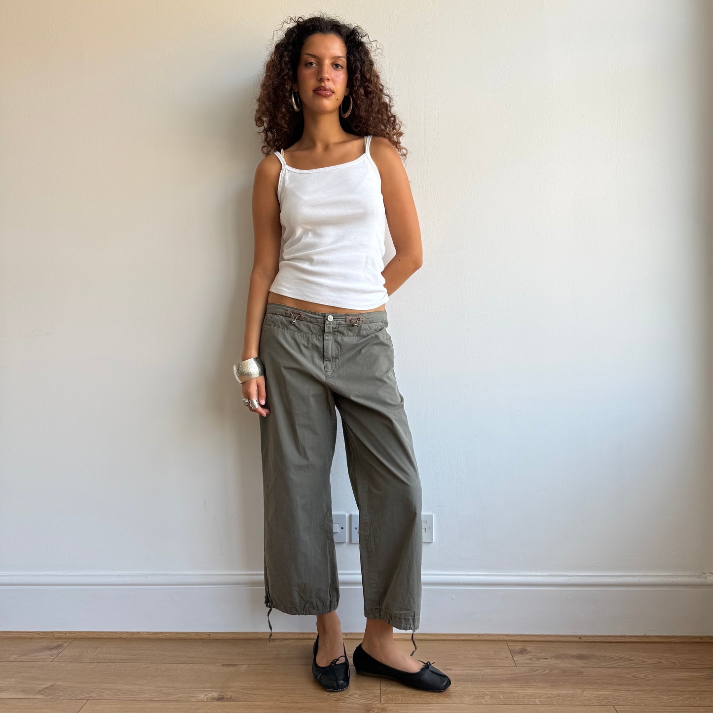 Khaki toggle capris - Size M