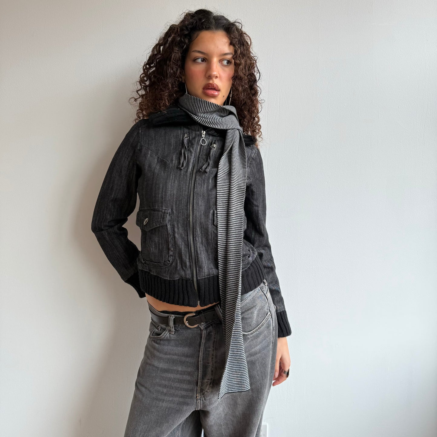Grey stripe scarf