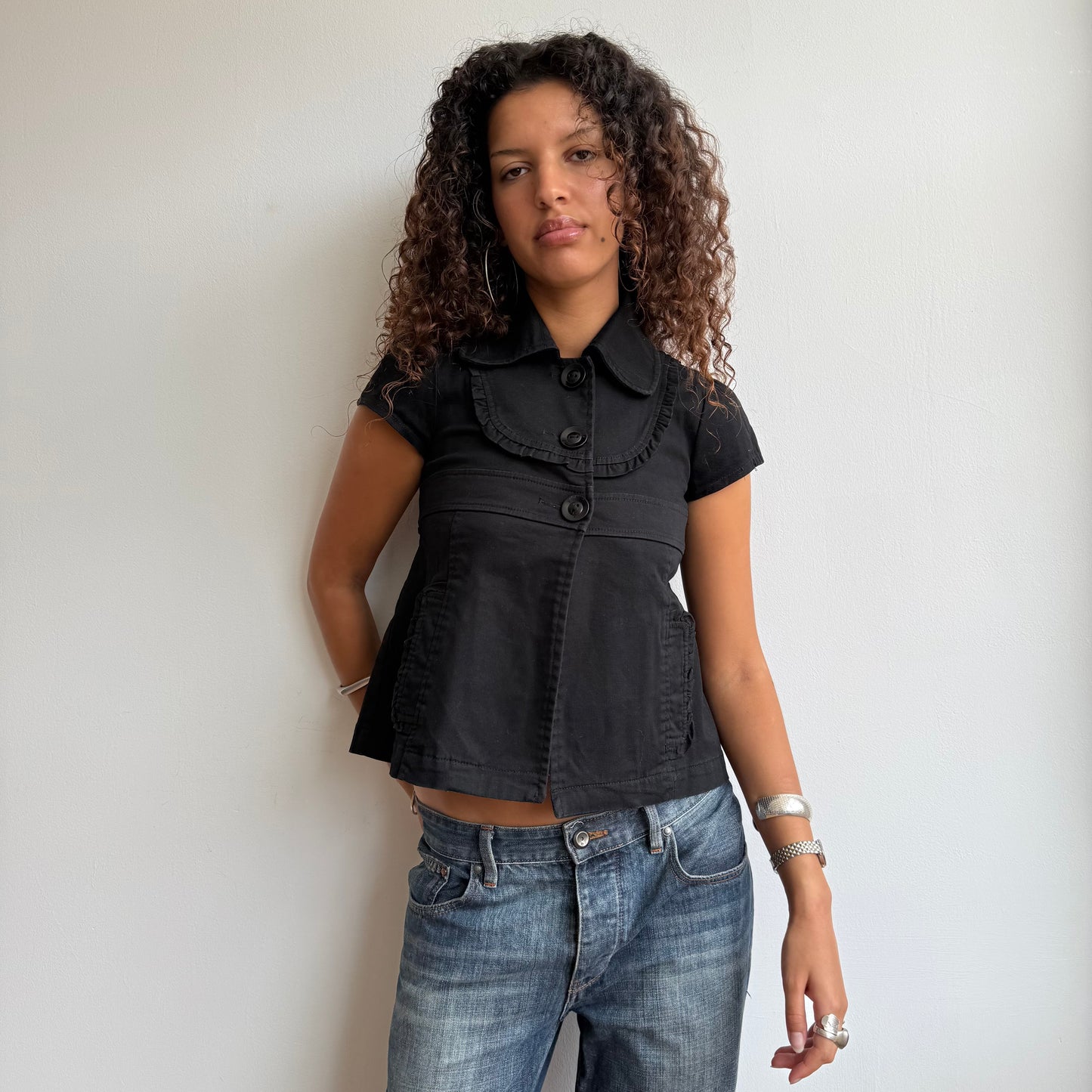 Black short sleeve ruffle peacoat - Size S