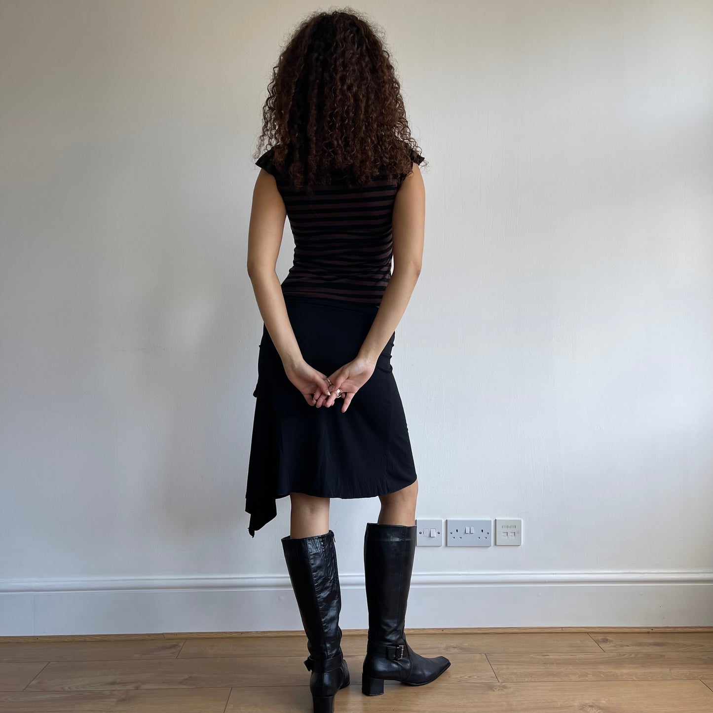 Black slinky ruched side skirt - Size XS