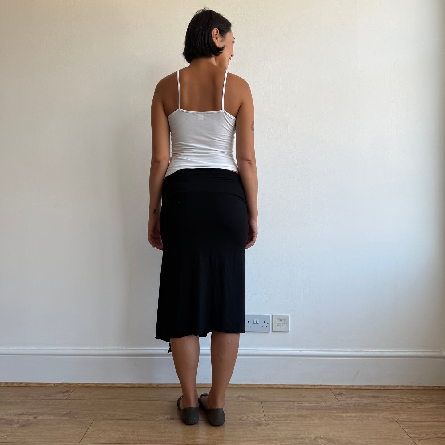 Black twist midi skirt - Size S/M