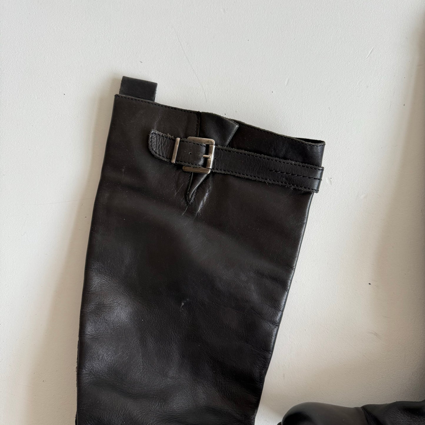 Black 90’s leather boots - Size UK5