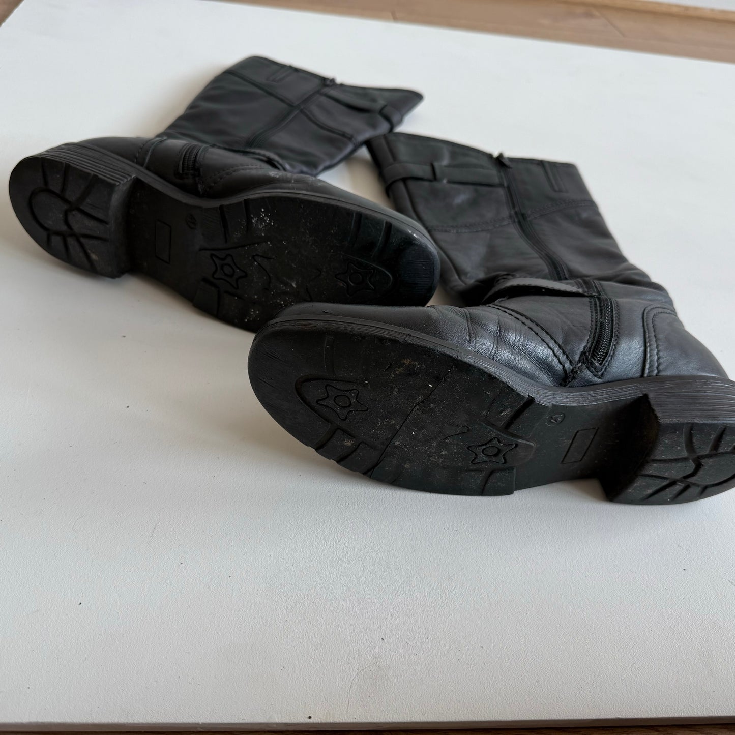 Black 90’s buckle boots - Size EU41